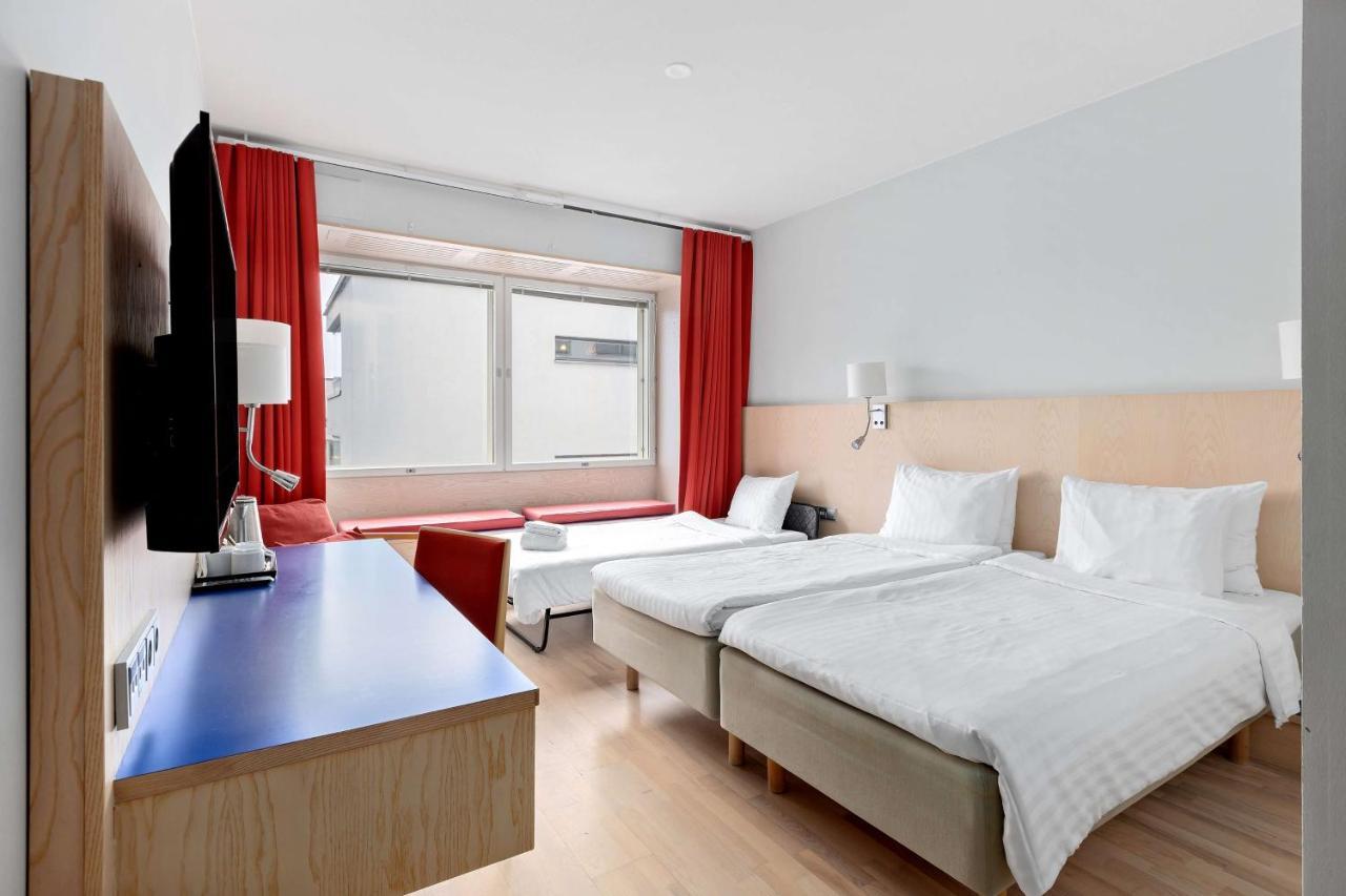 Family Room Two Single Beds Extra Bed