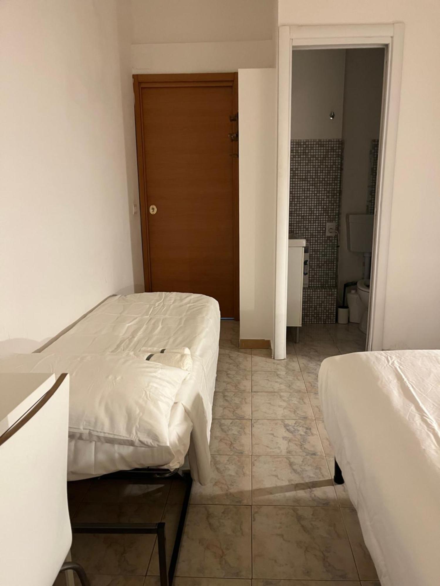 Camera Doppia con Letti Singoli con Bagno Privato
