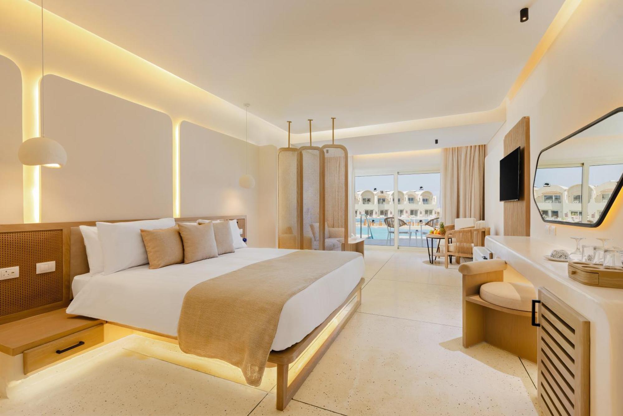 Junior Swim-Up Suite