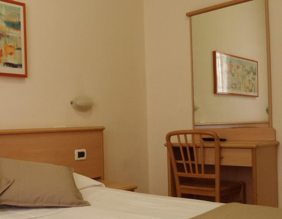 Camera Matrimoniale/Doppia con Letti Singoli con Bagno Privato Esterno