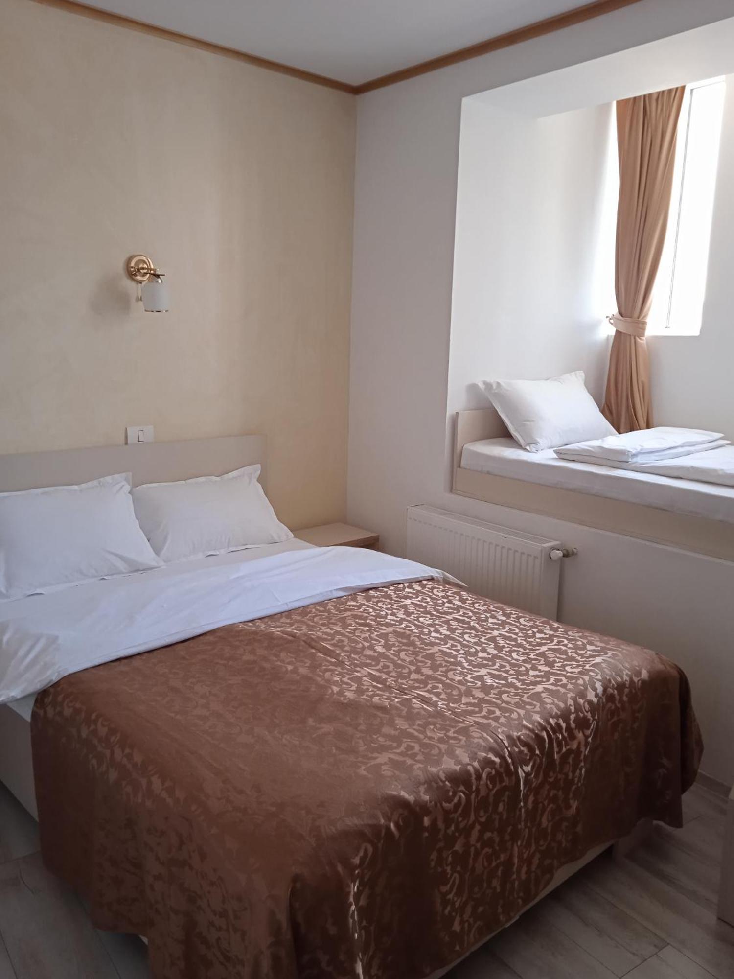 Basic Triple Room