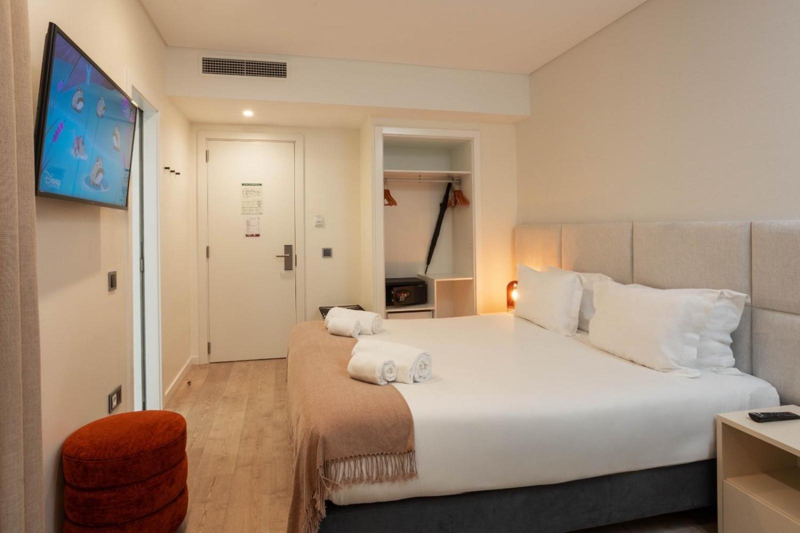 Deluxe King Room