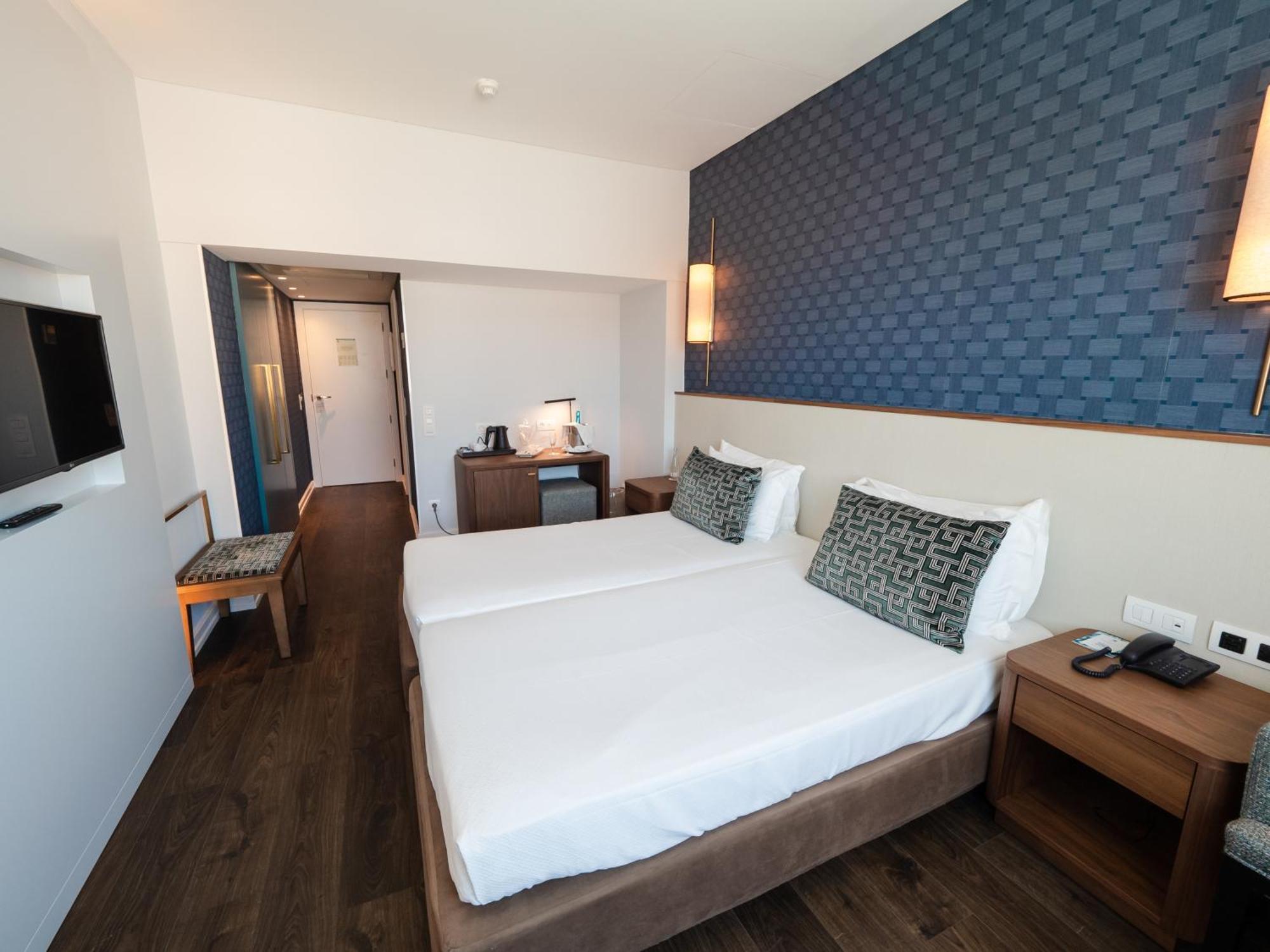 Superior Twin Room City View