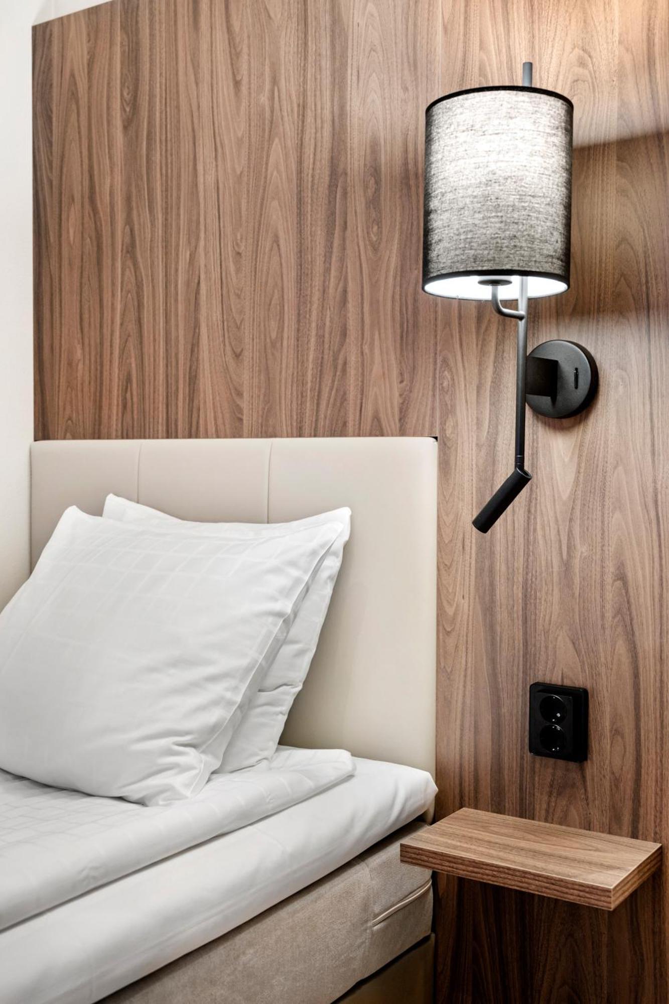 Single Room No Window