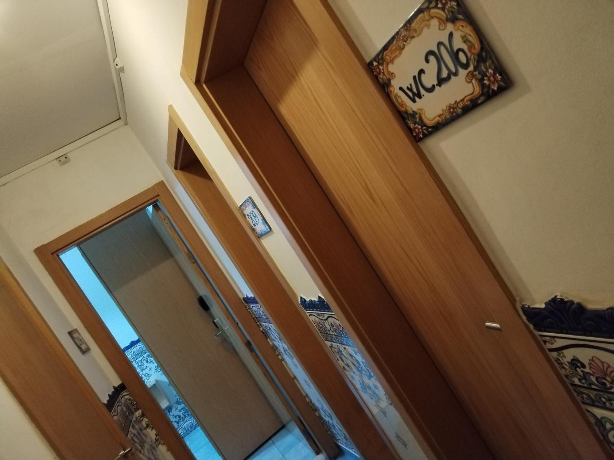 Twin Room Private External Bathroom
