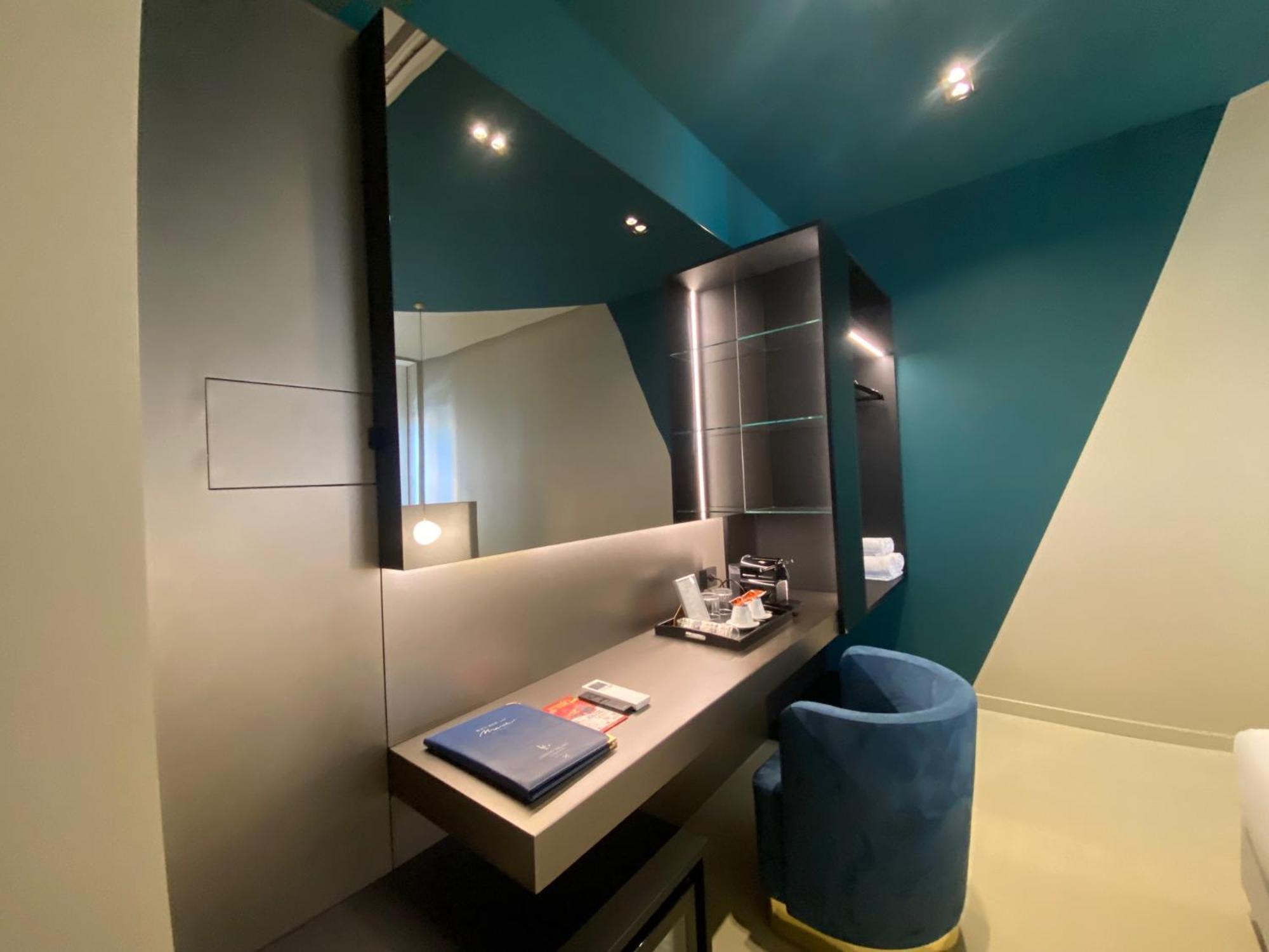 Junior Suite con Vista Mare Laterale, Jacuzzi® e Balcone