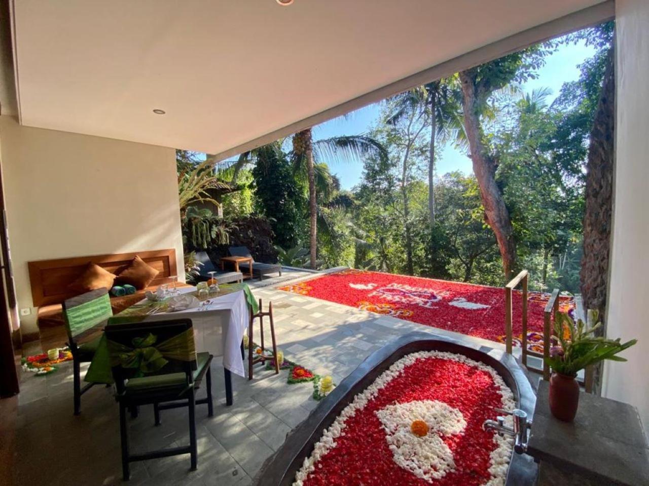 Honeymoon at One-Bedroom Pool Villa River View