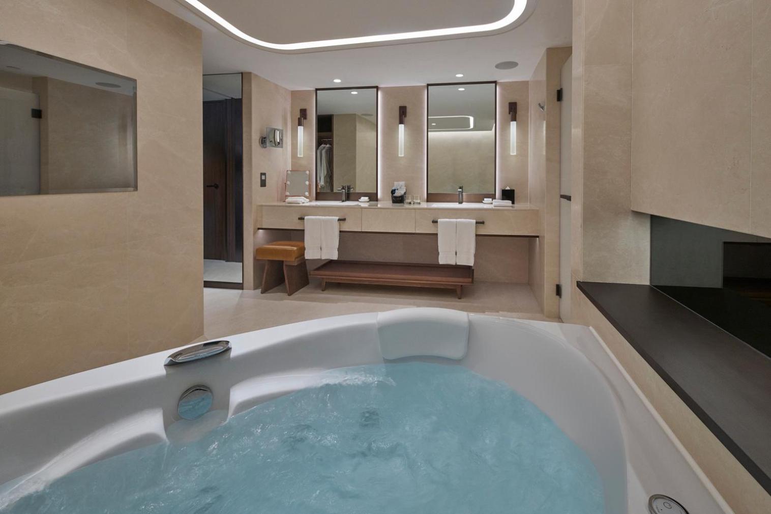 EPIC Executive Lounge Access