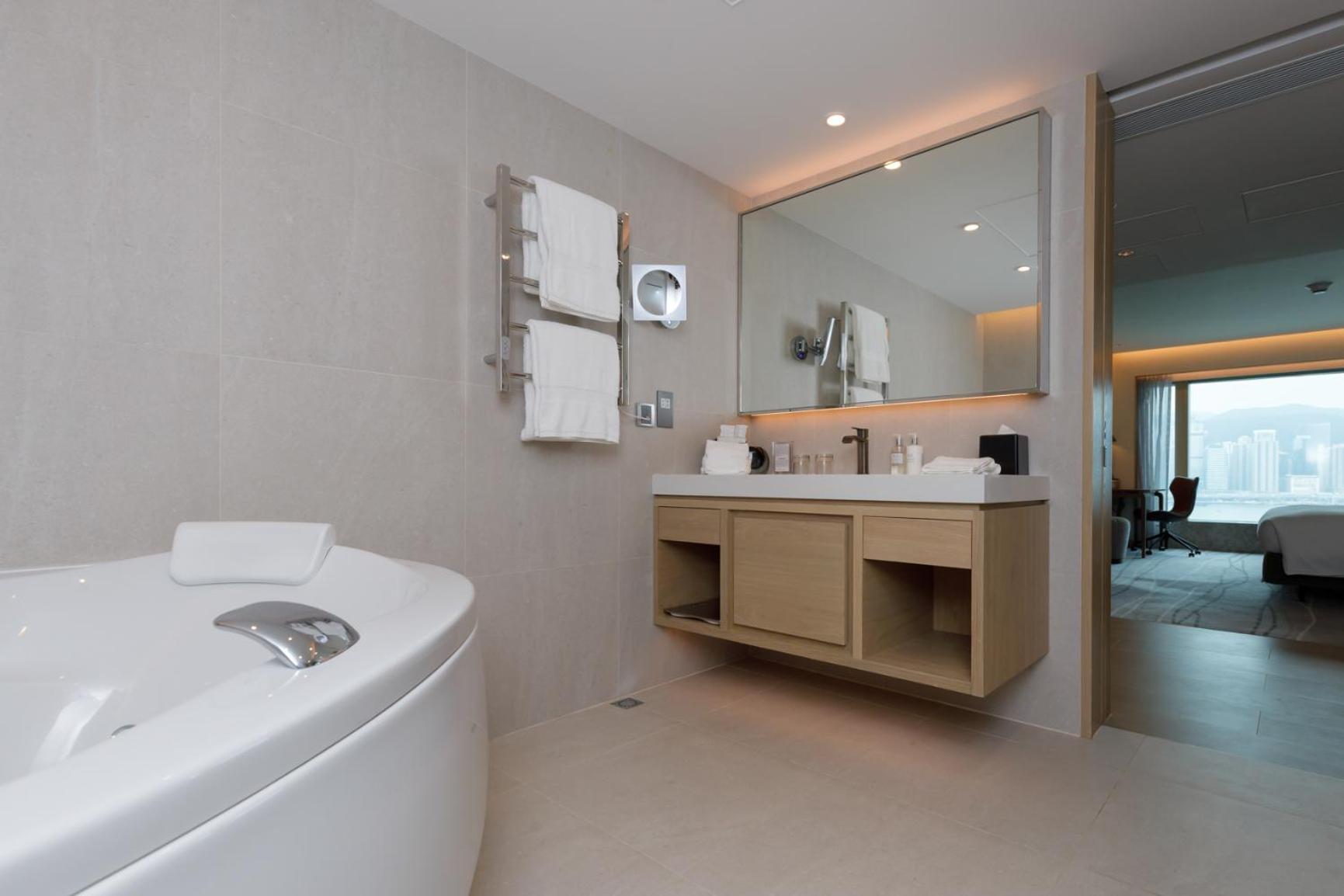 EPIC II Executive Lounge Access