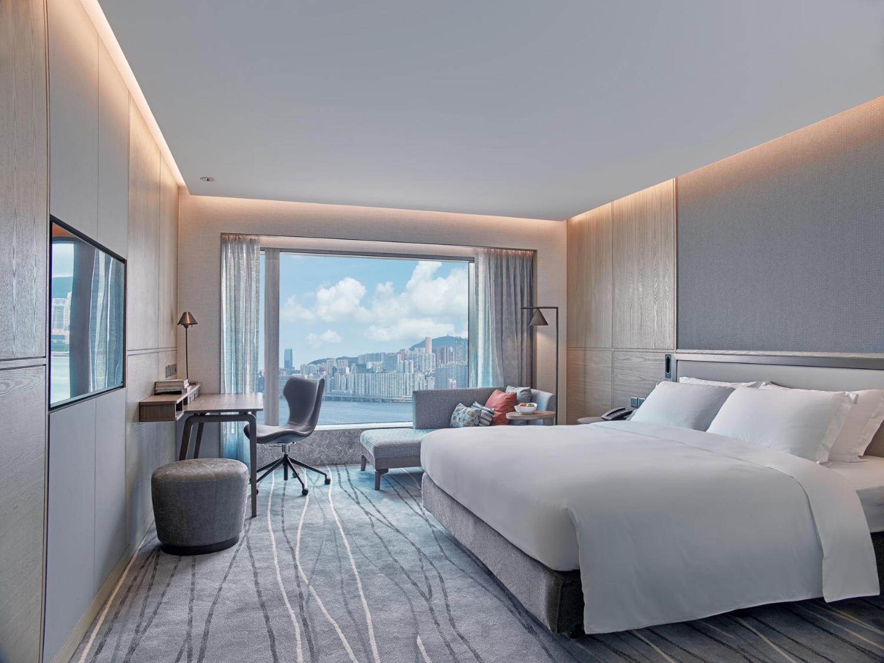 EPIC II Executive Lounge Access