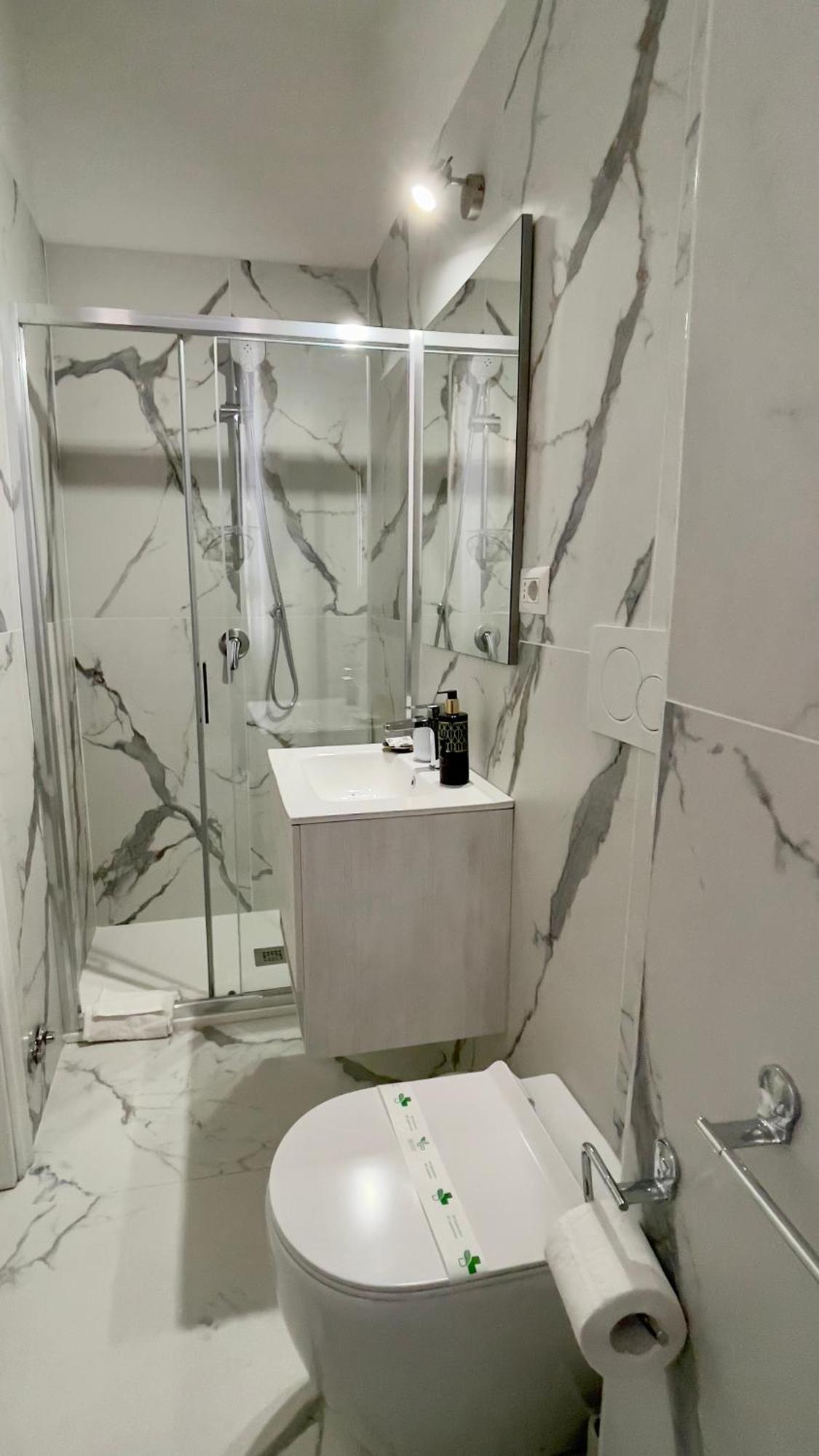 Standard Double Room,1526182840:JPEG