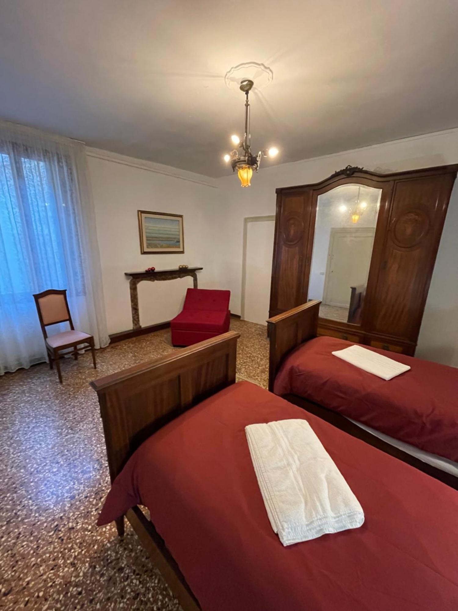 Camera Deluxe Matrimoniale/Doppia con Letti Singoli con Vista Città