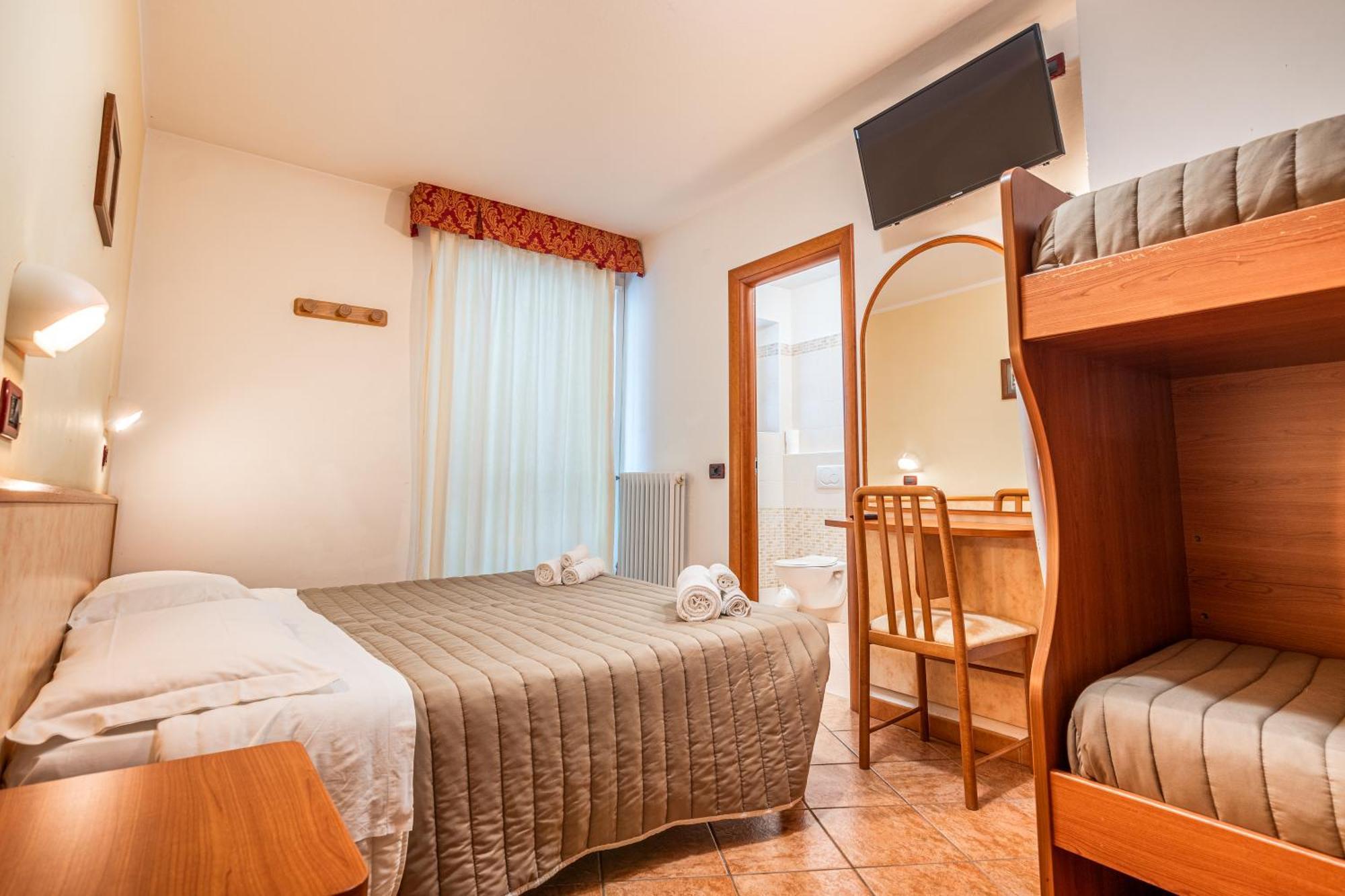 Standard Quadruple Room,1526361172:JPEG