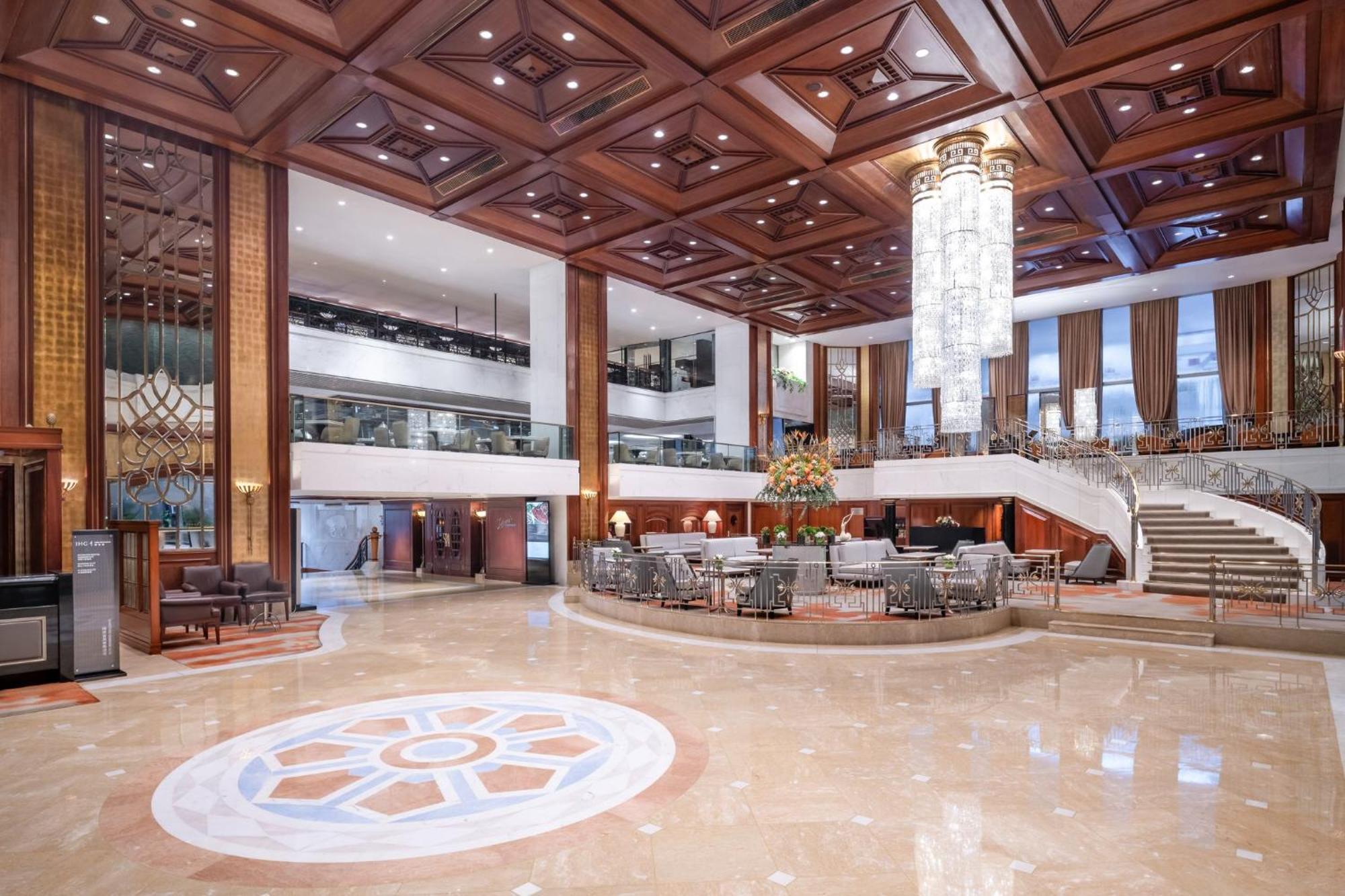 Premium King Room City View