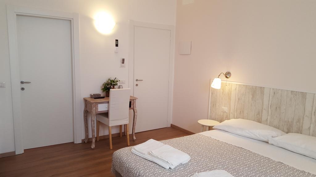 Camera Matrimoniale/Doppia con Letti Singoli con Bagno Privato