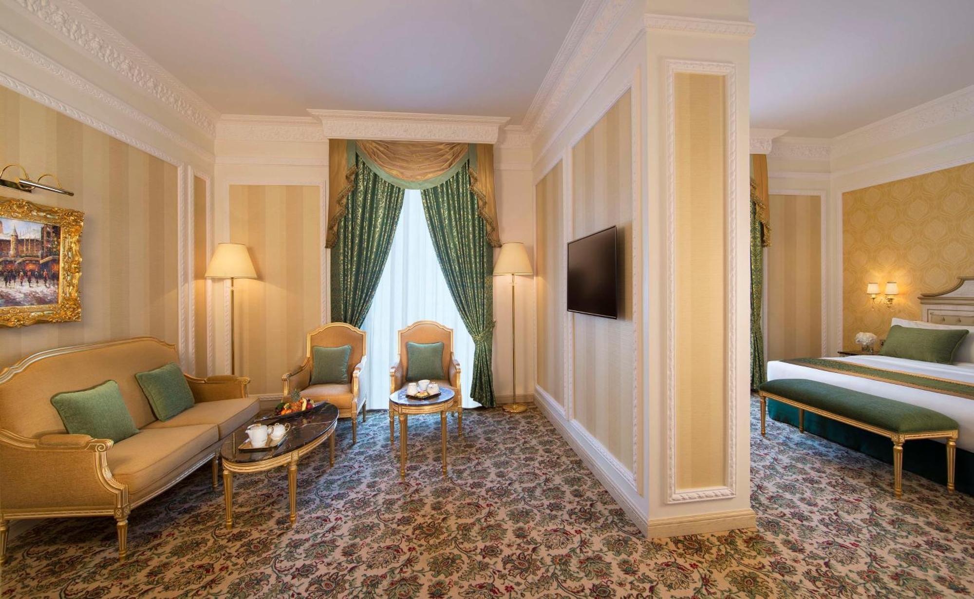 Executive Junior King Suite