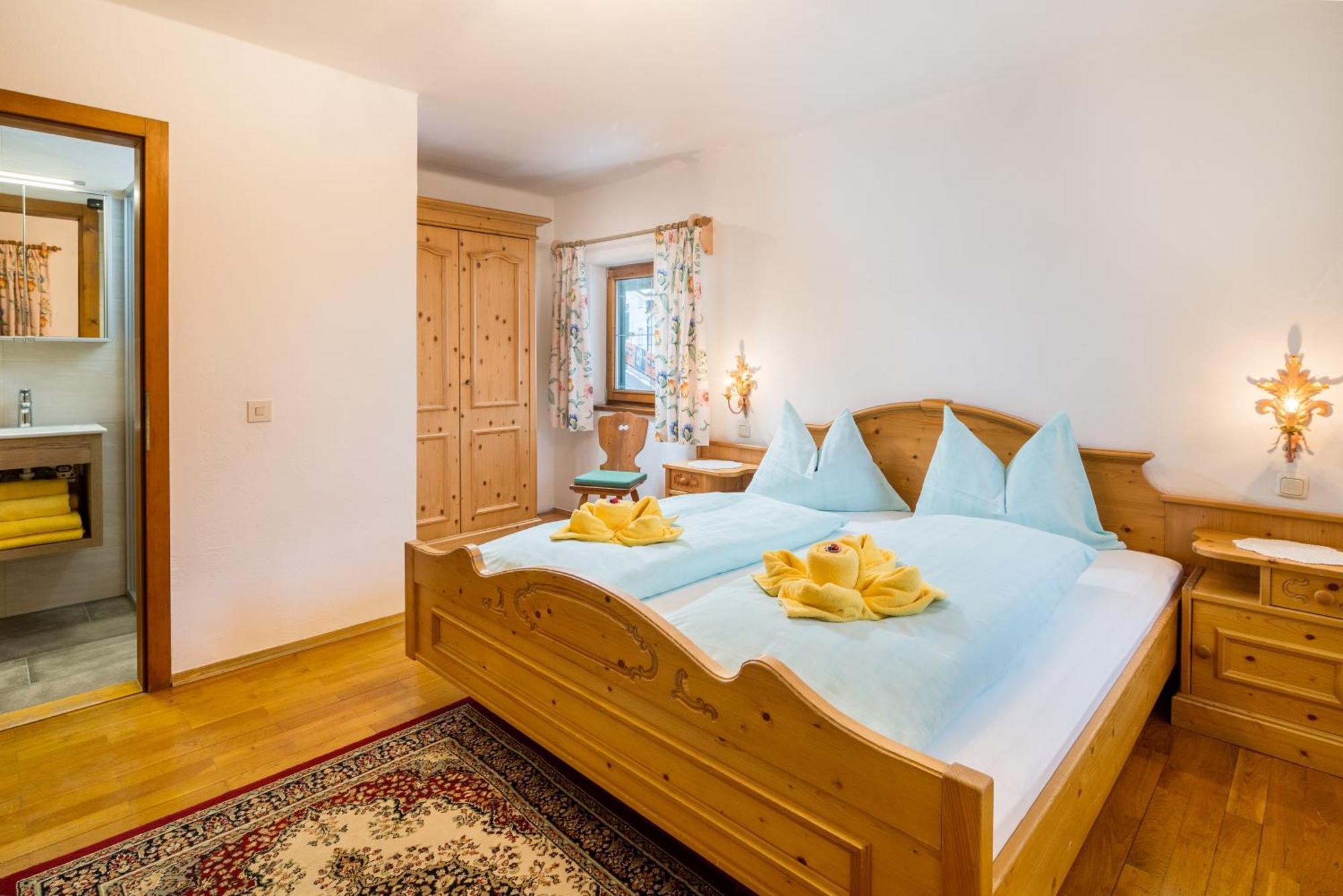 2 Bedroom and 2 Bathroom Suite with Balcony