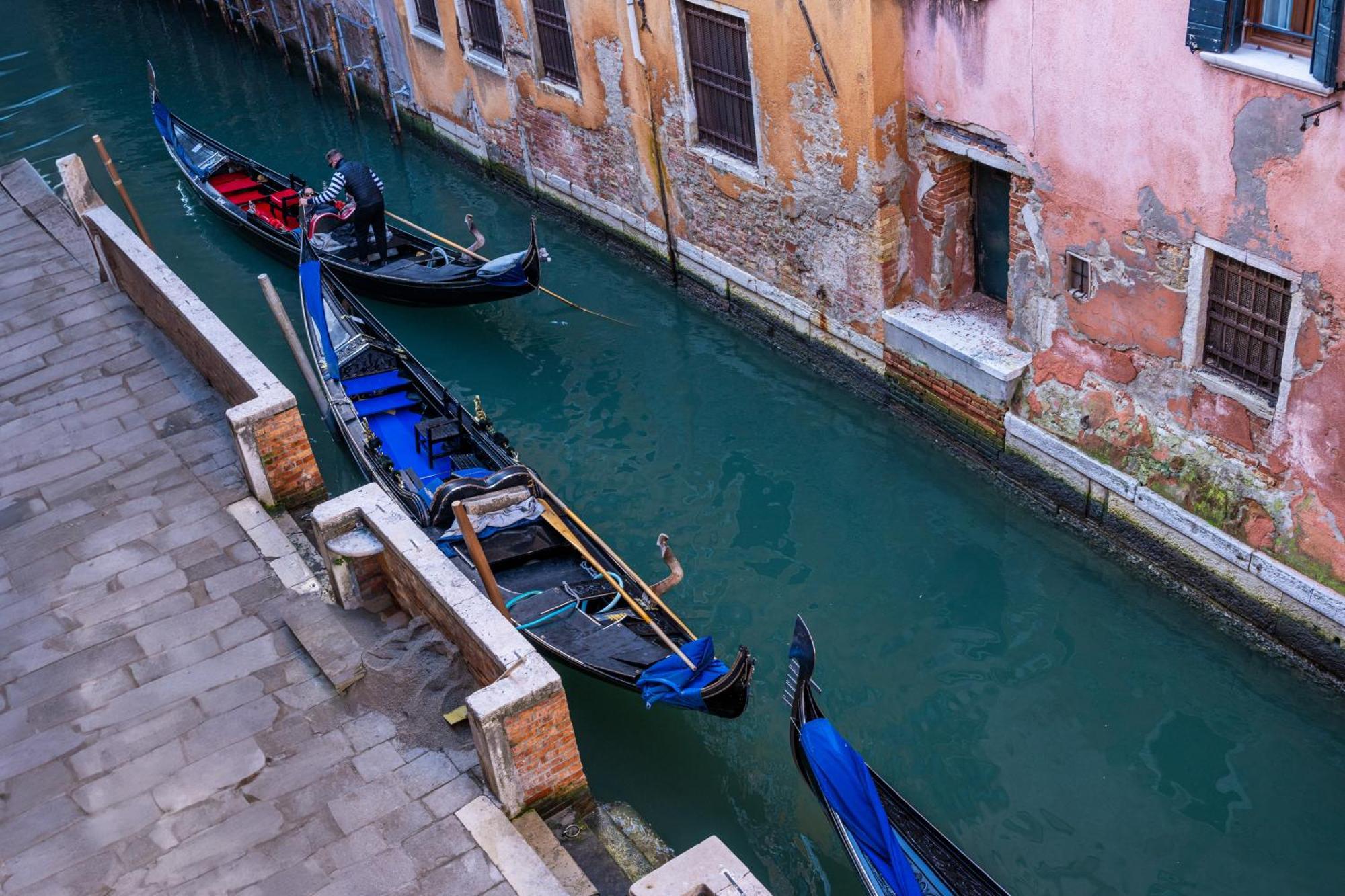 Camera Matrimoniale Deluxe con Vista Canale