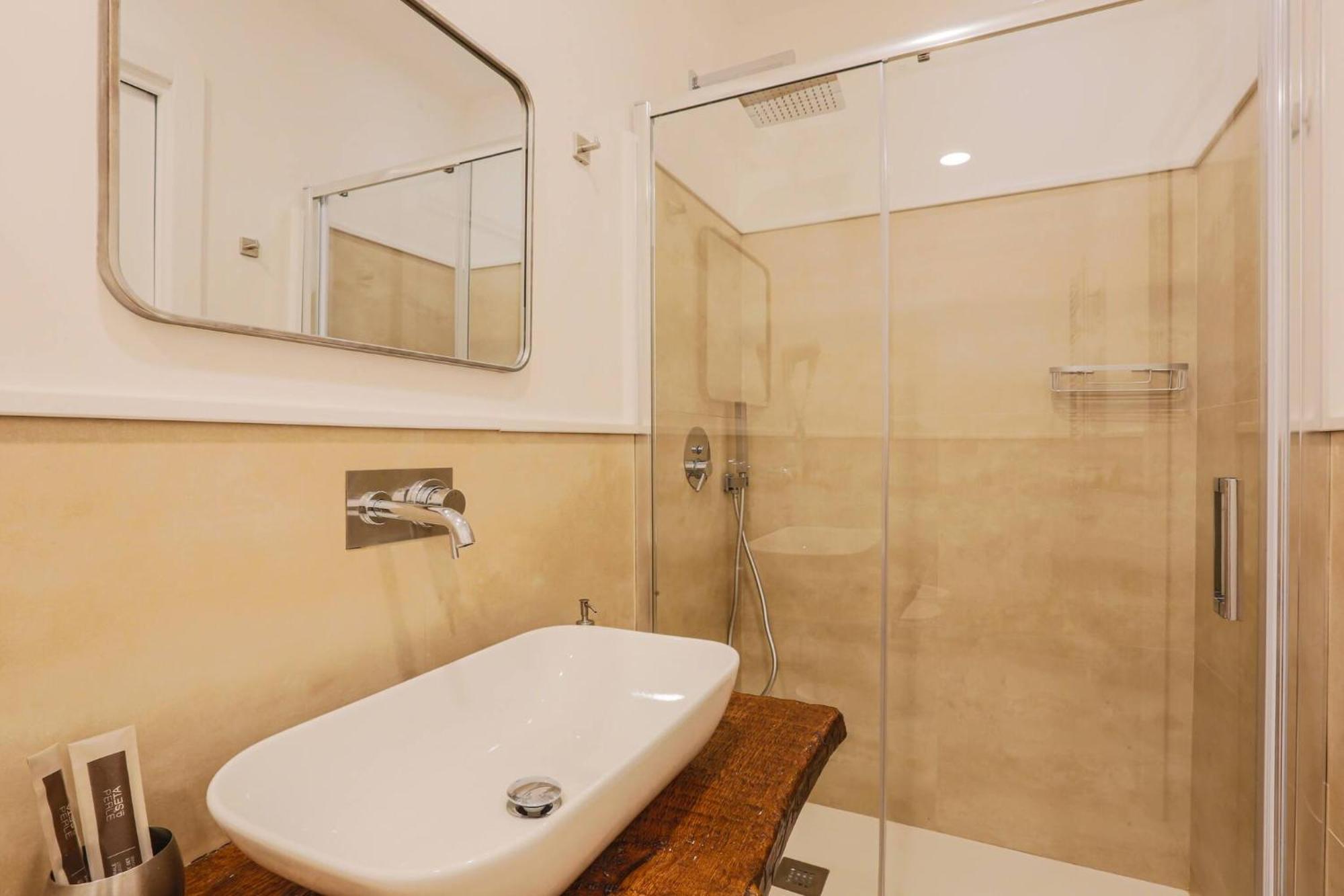 Camera Tripla Comfort con Doccia
