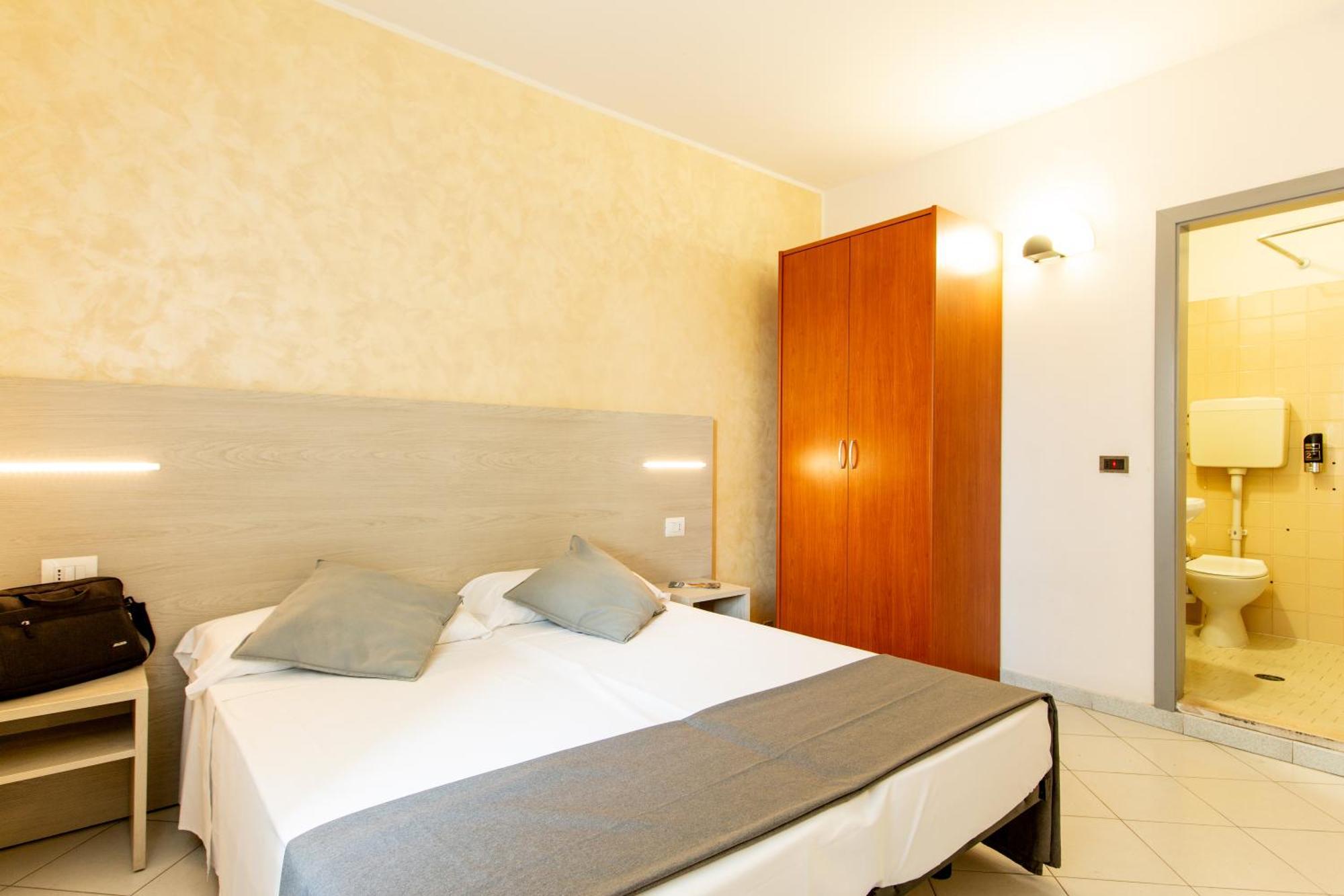 Basic Triple Room