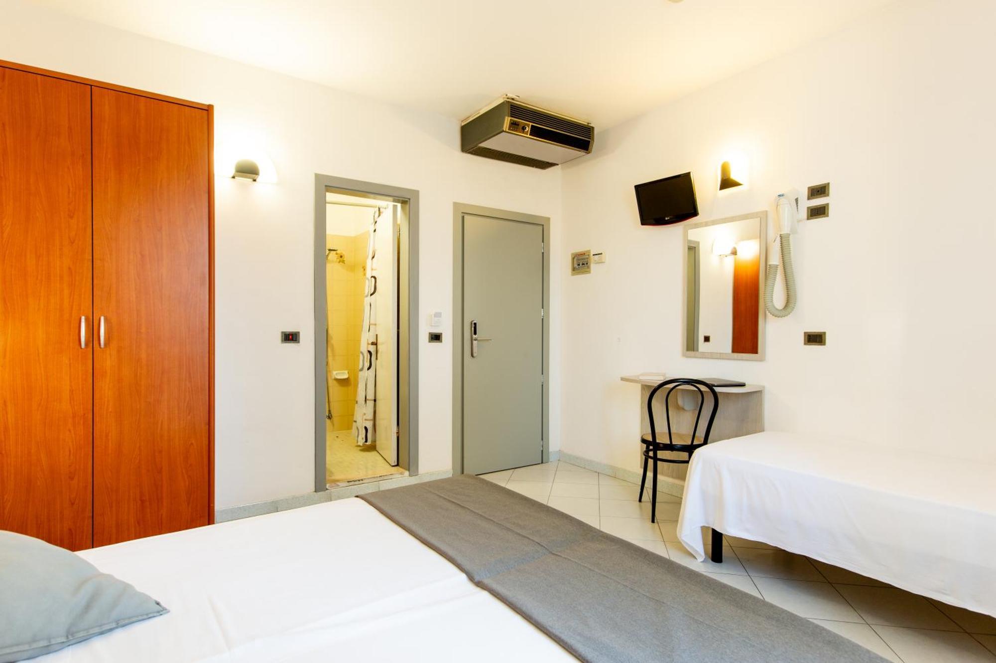Basic Triple Room