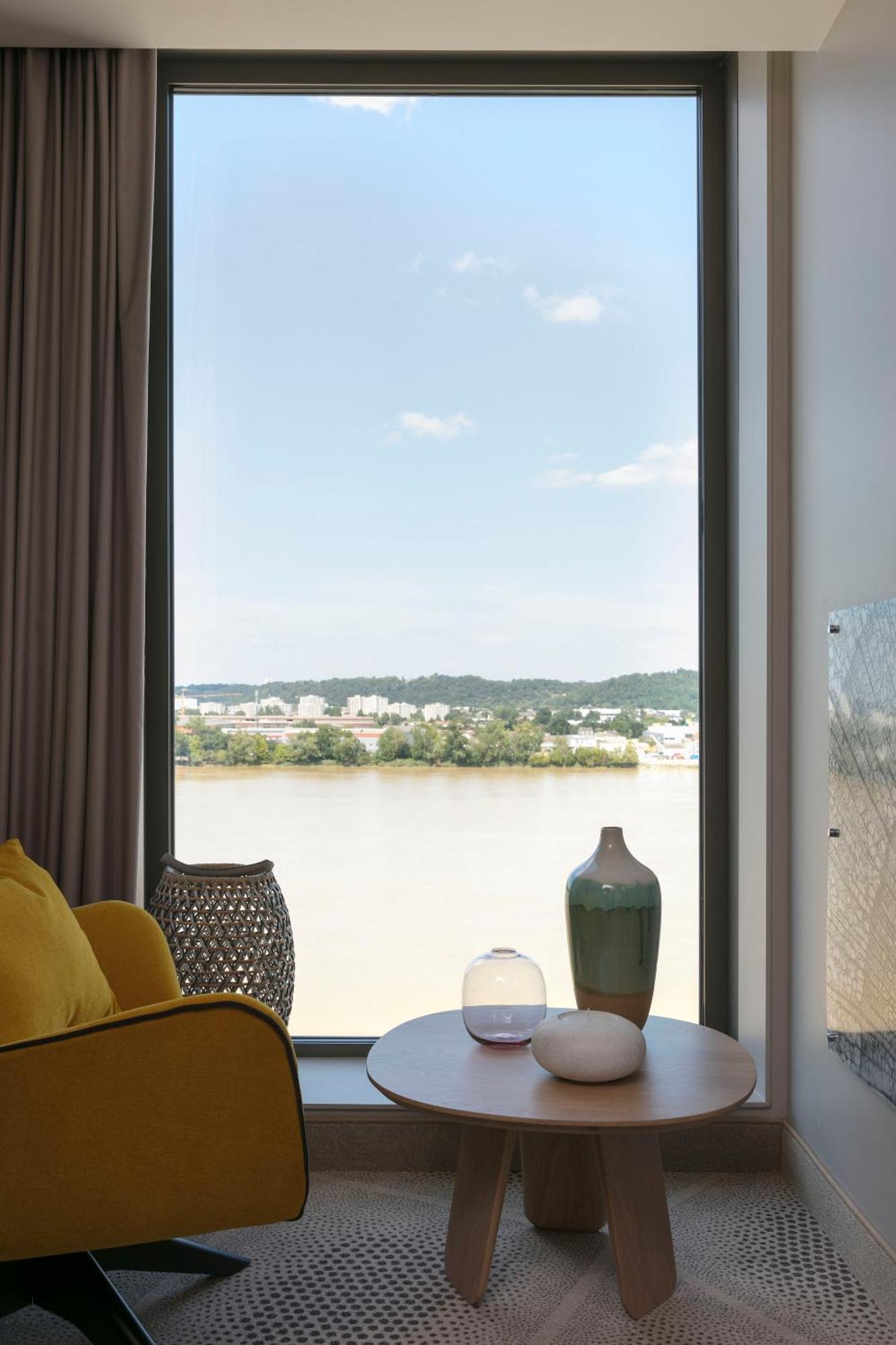 One-Bedroom King Suite