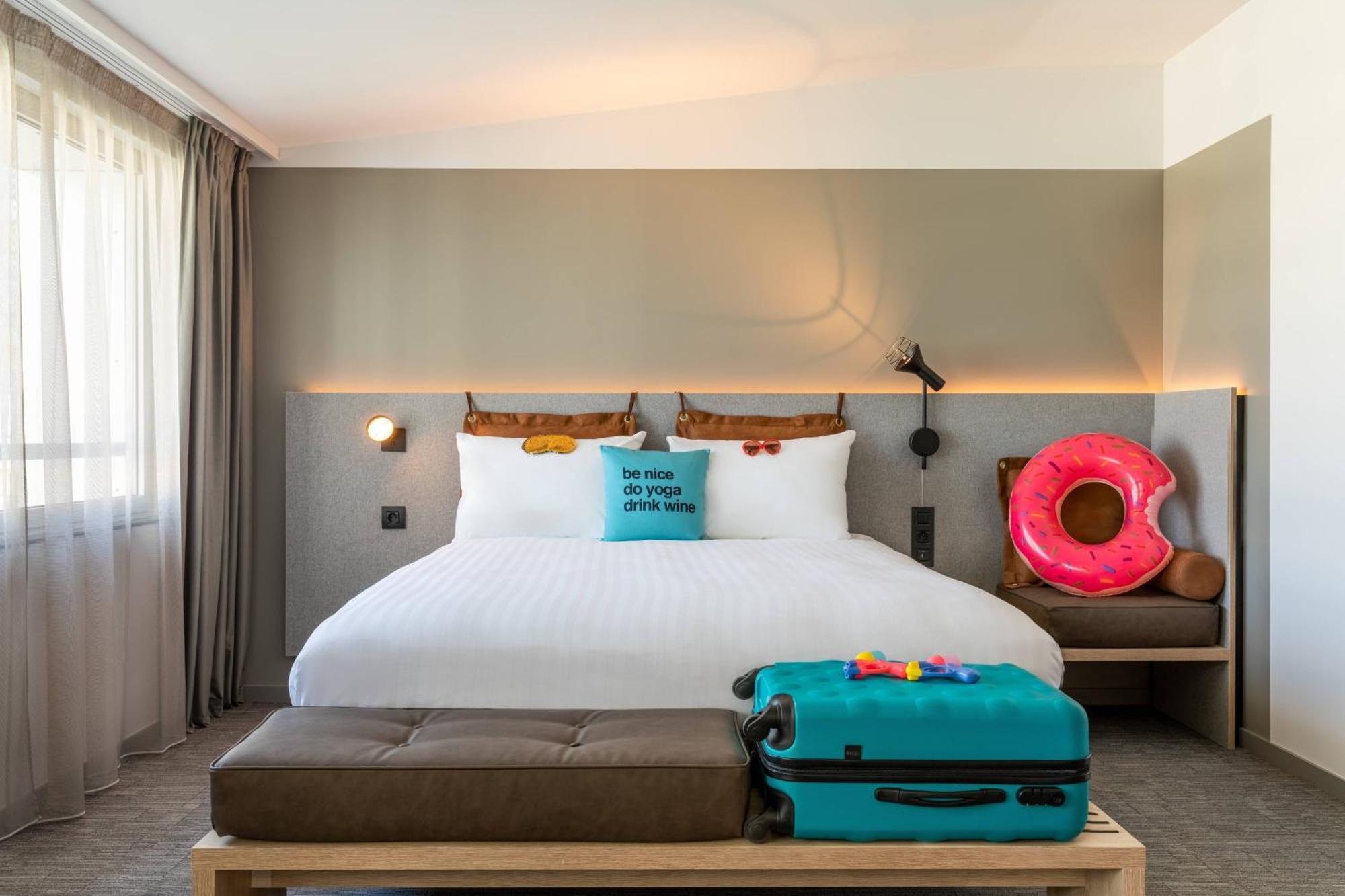 Moxy Mega Sleeper Queen Room Sofa Bed