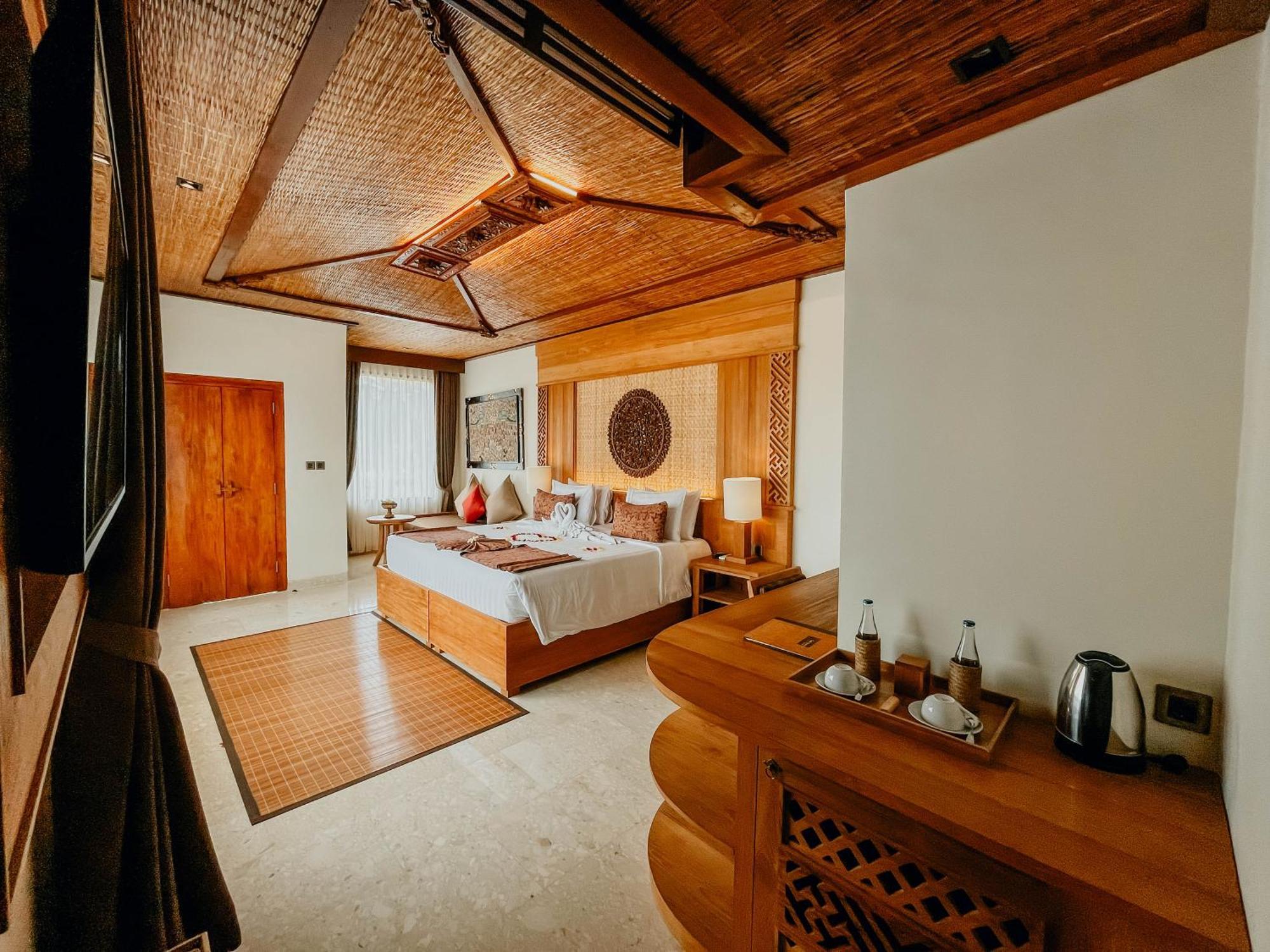 Deluxe Double or Twin Room Valley View