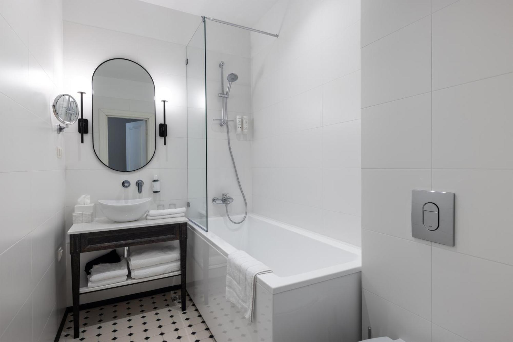Artist Suite Spa Access