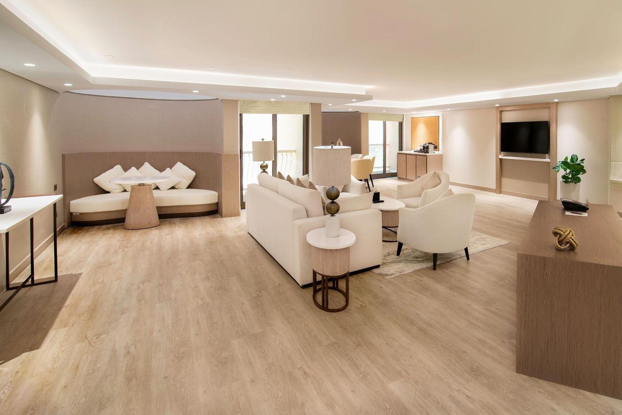 Presidential Suite Club Lounge Access