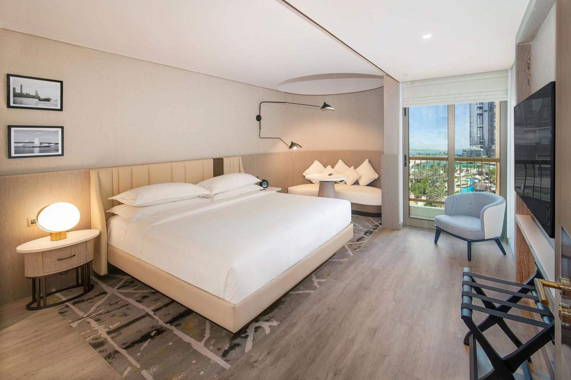 Presidential Suite Club Lounge Access