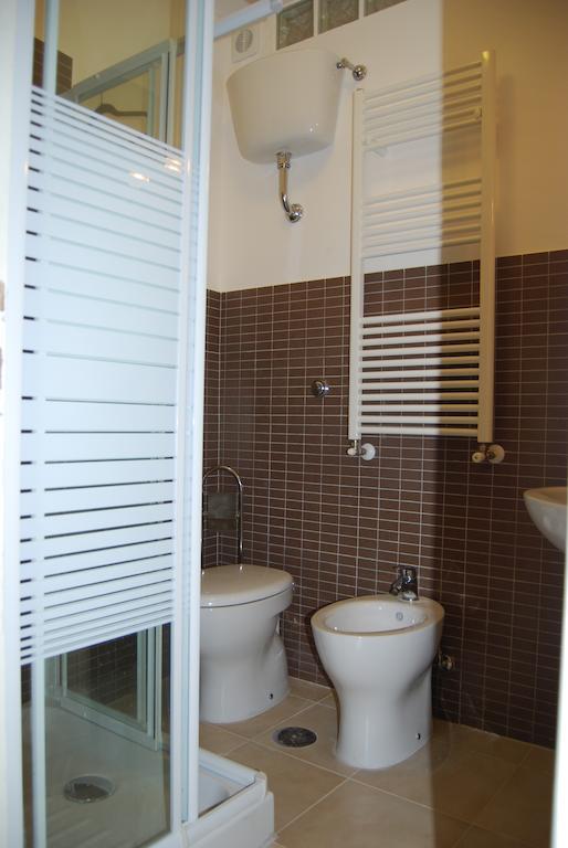 Double or Twin Room Private External Bathroom,232868977:JPEG