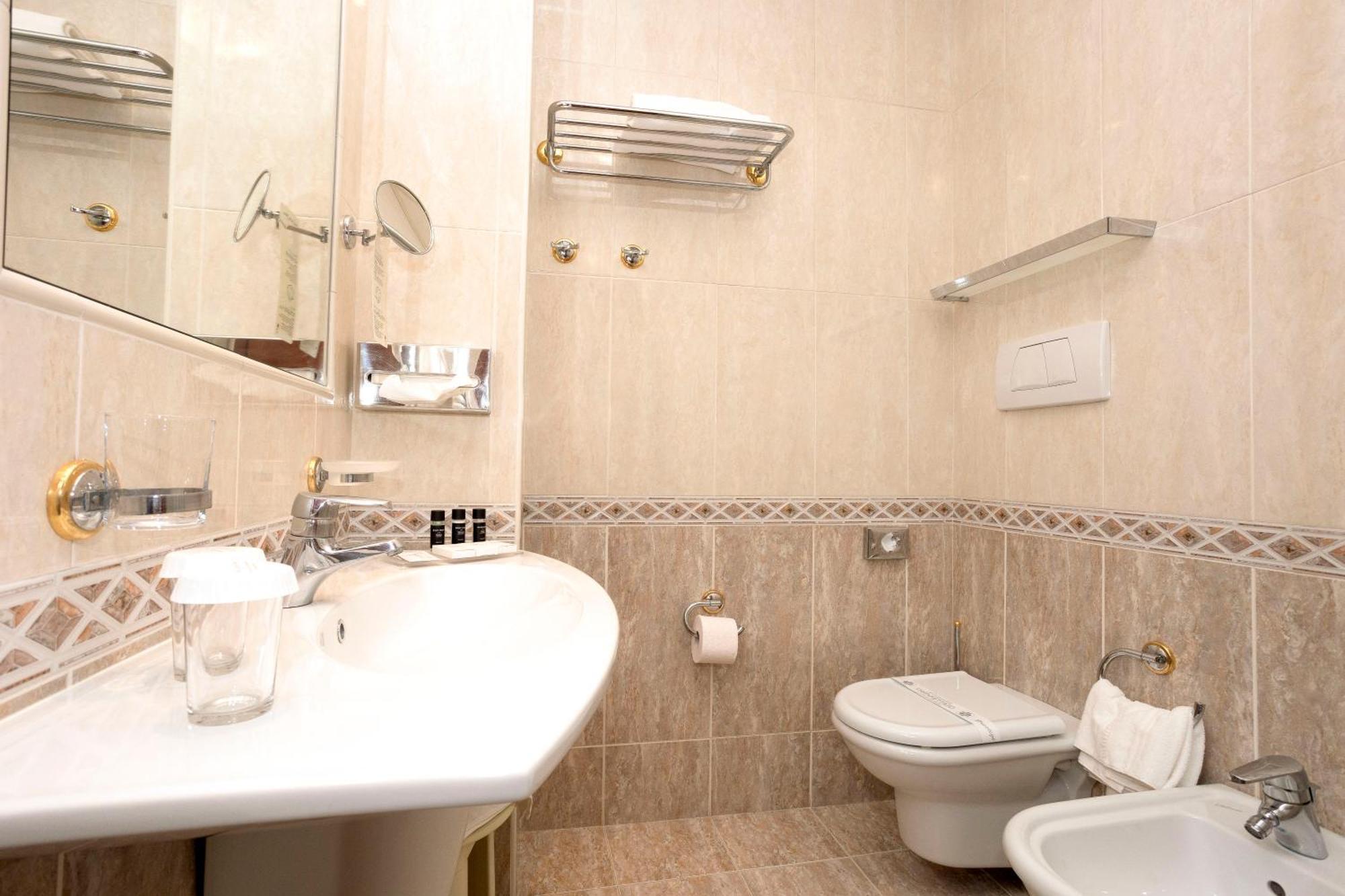 Basic Double or Twin Room,1542070978:JPEG
