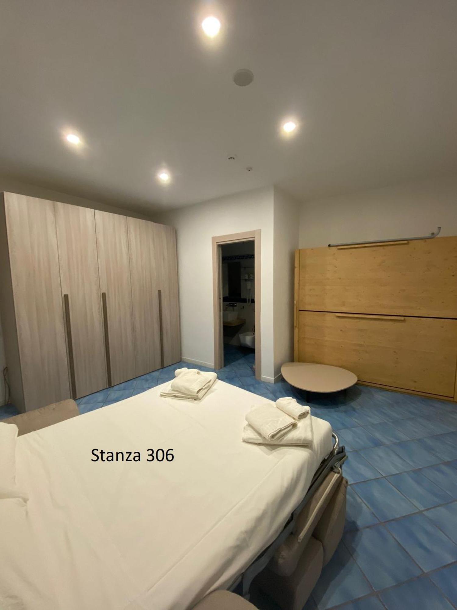 Camera Familiare con Vista Mare