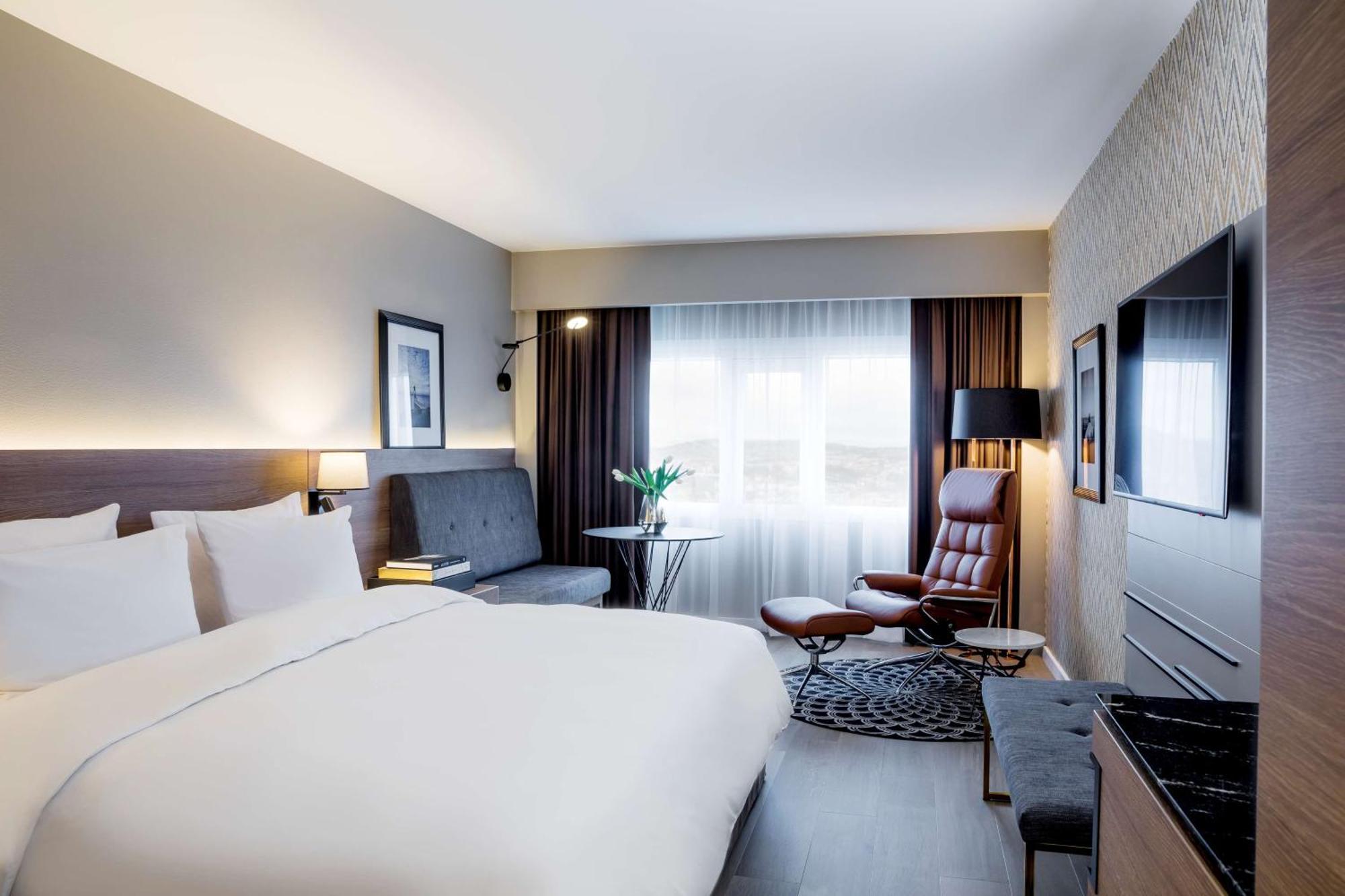 Premium Room Panoramic Fjord View