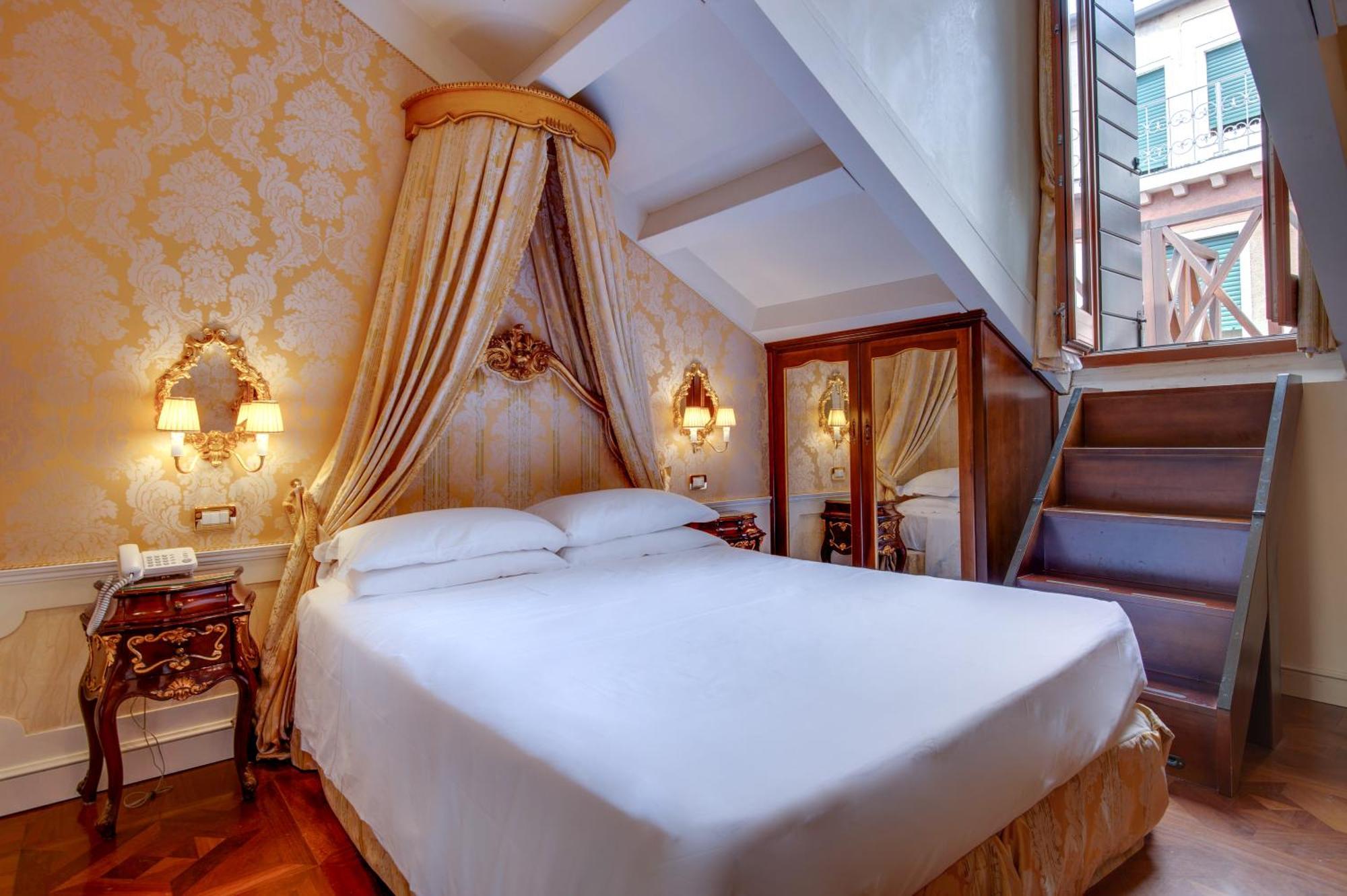 Junior Suite Annex (Room Only)