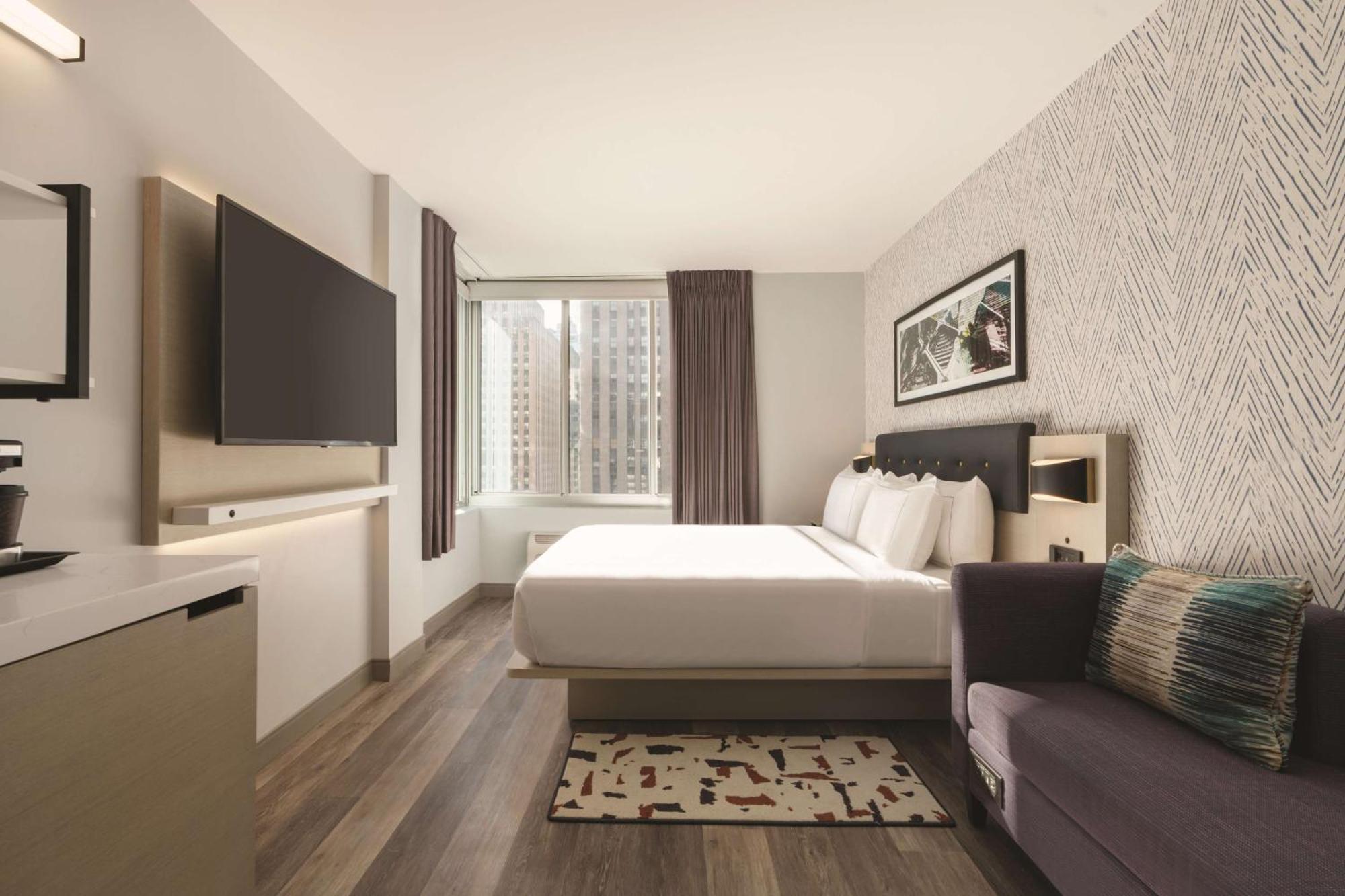 King Studio Suite