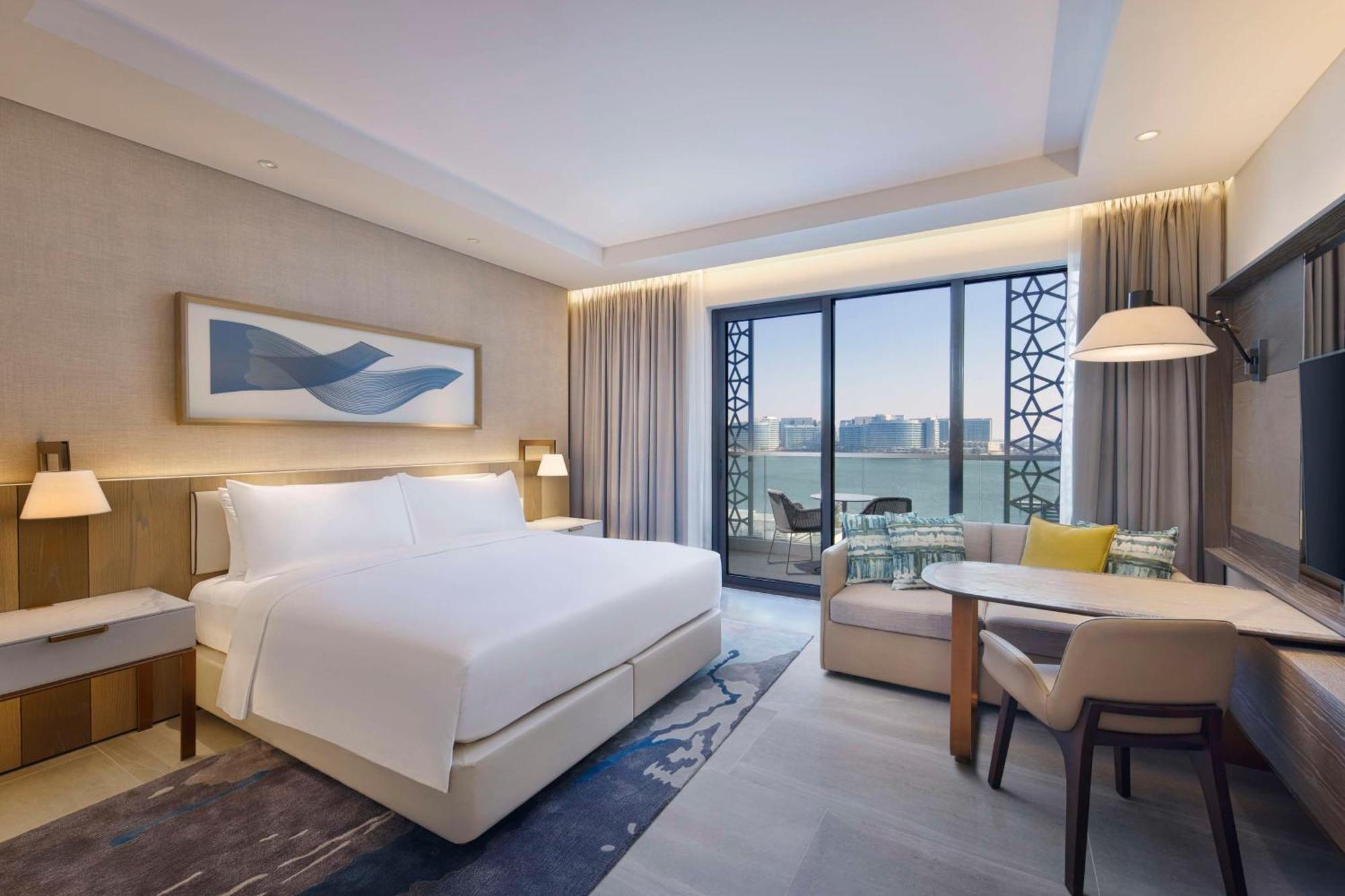 Deluxe King Room Bay View Theme Park Access