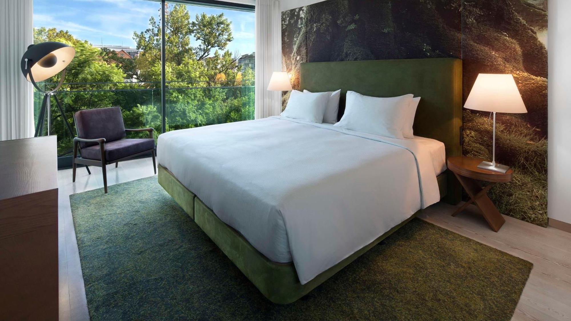Deluxe King Room