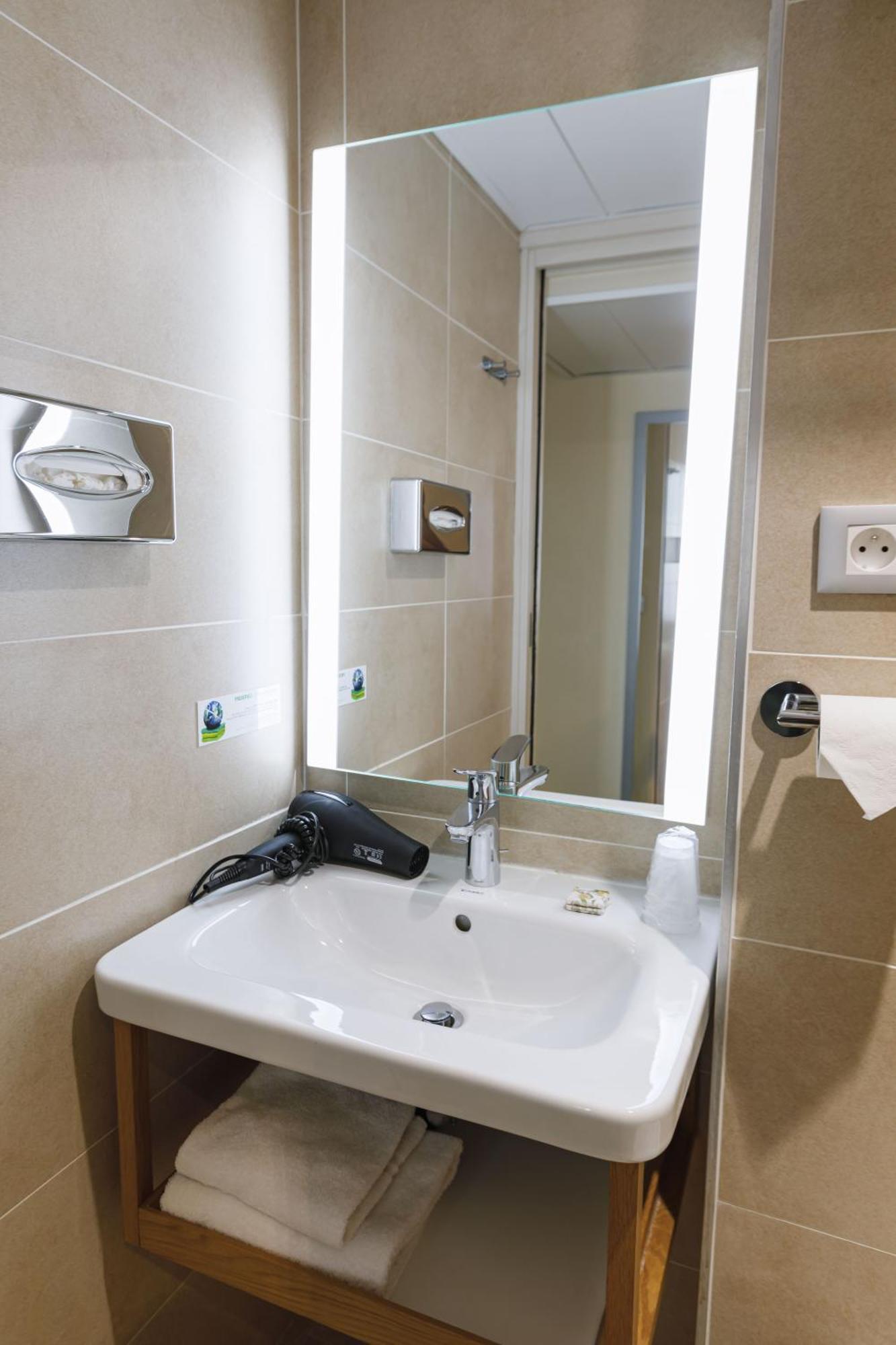 Air-conditioned Classic Double Room