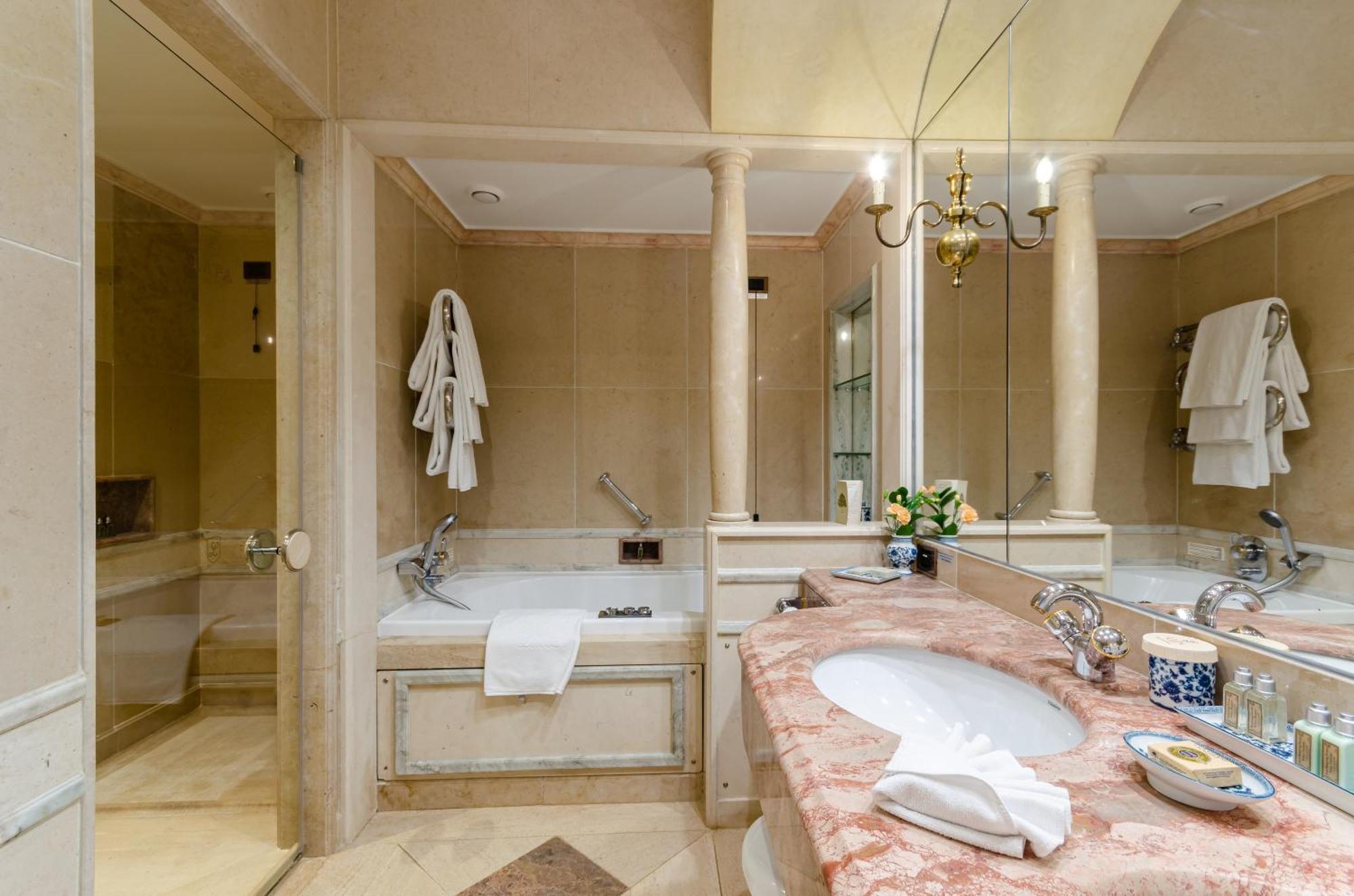 Palace Deluxe Room