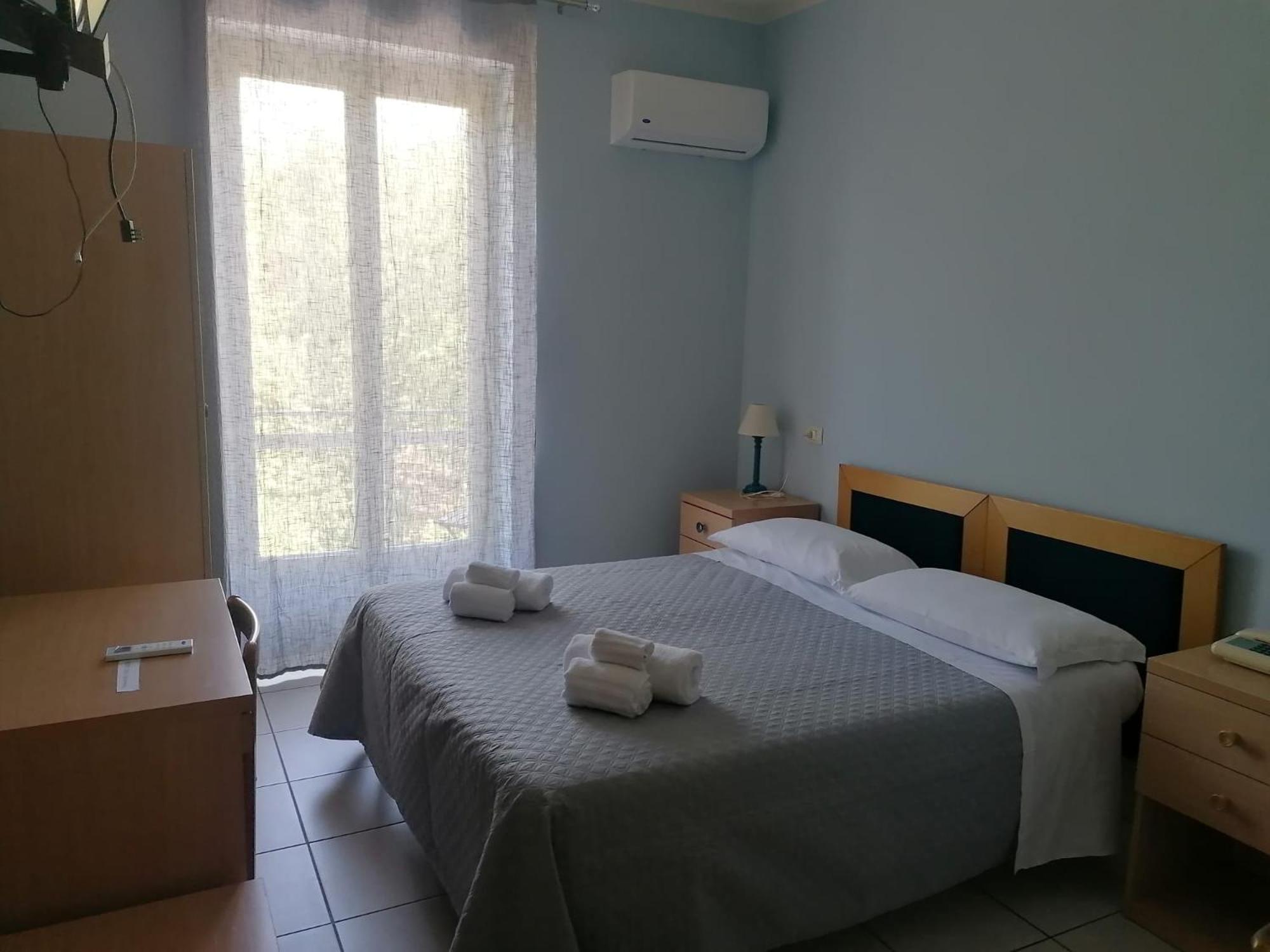Double or Twin Room Partial Sea View
