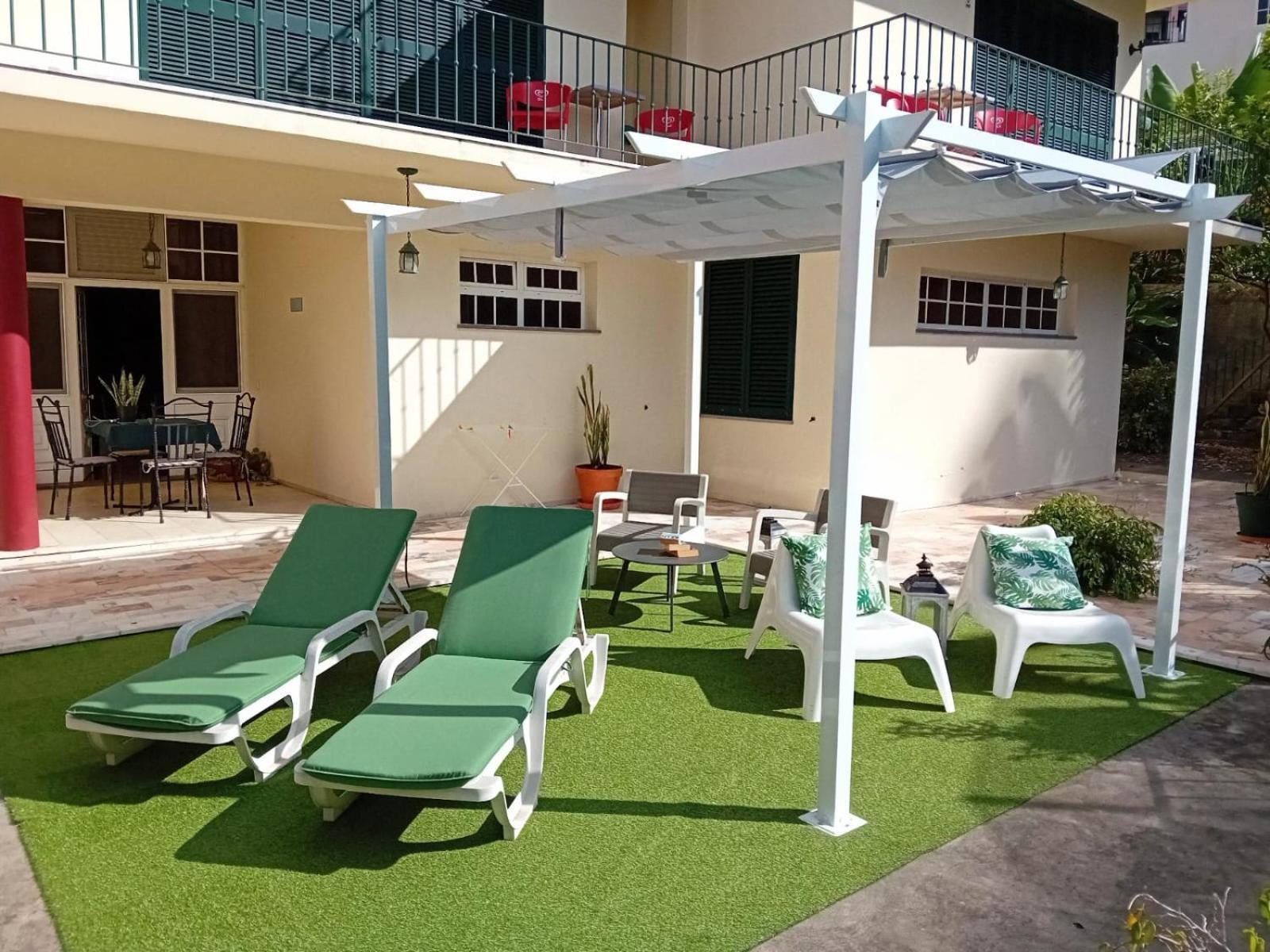 Family Room Garden View