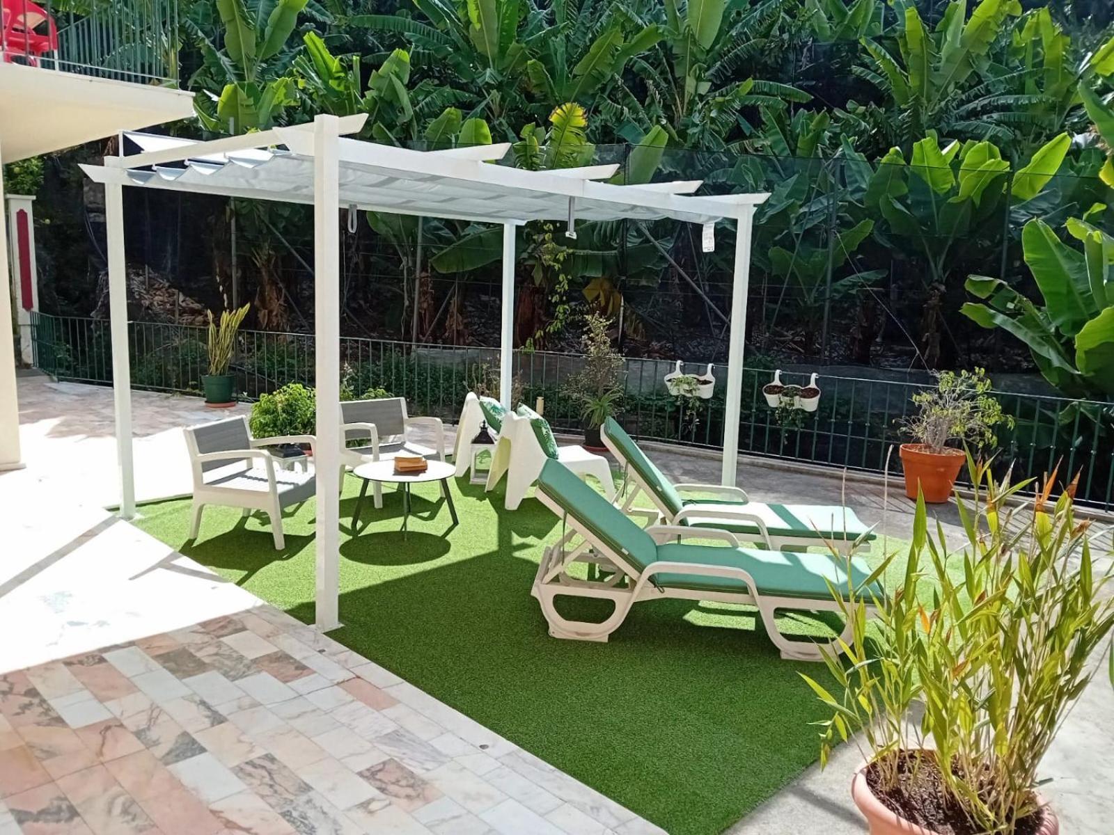 Family Room Garden View
