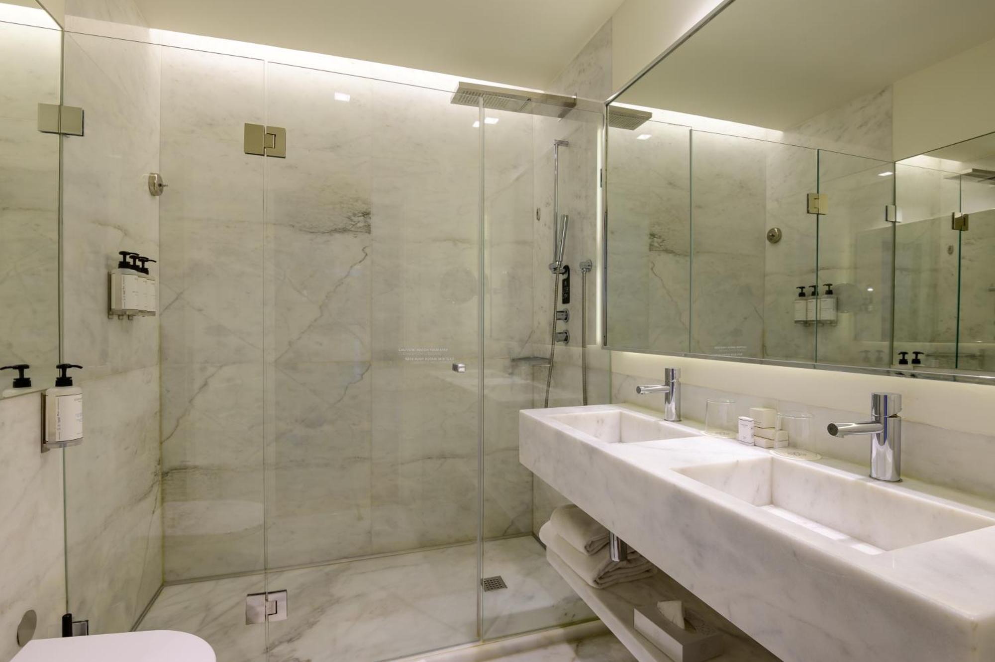 Deluxe Double or Twin Room City View