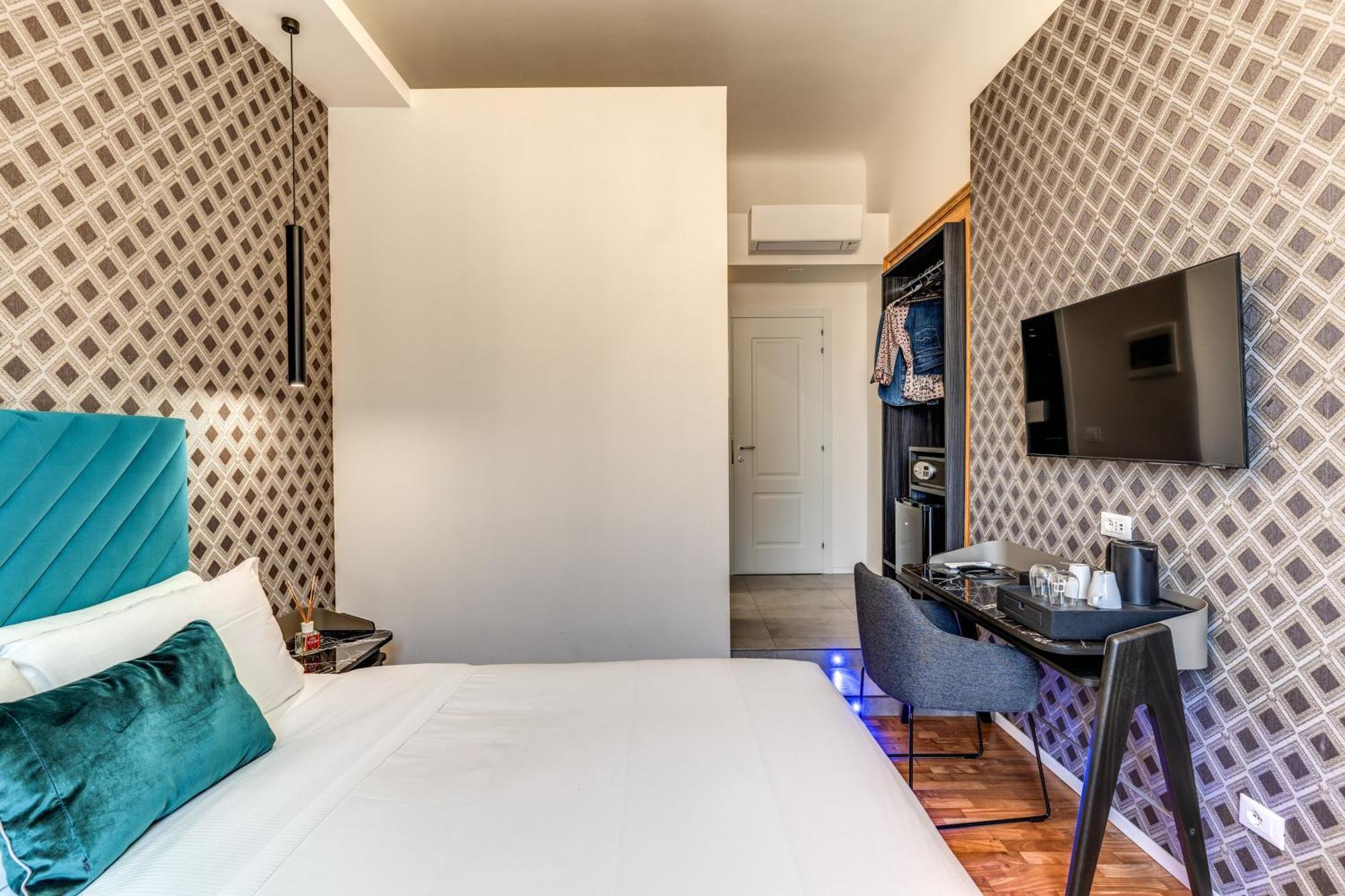 Queen Room