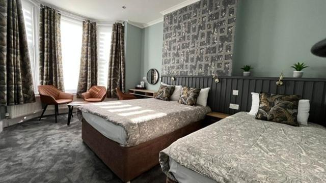 Triple Room,1588080809:JPEG