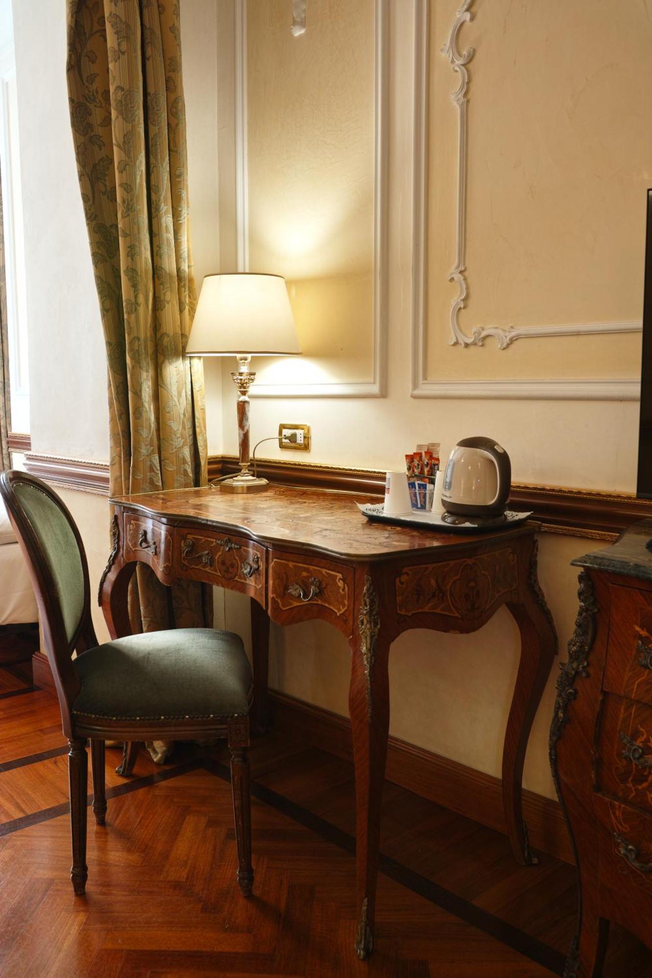 Suite,1556939248:JPEG