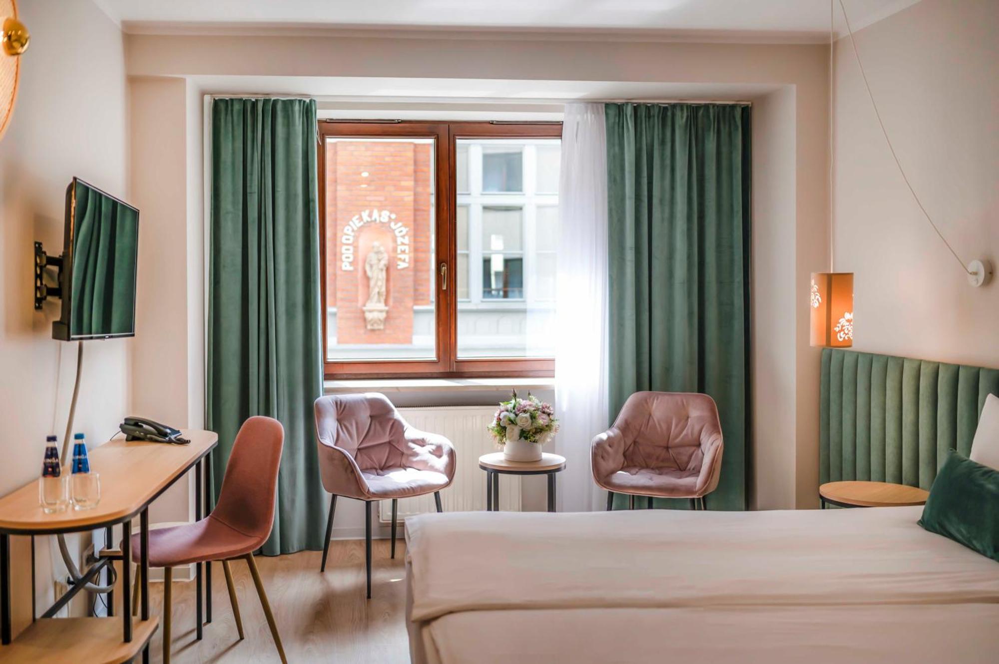 Deluxe Double or Twin Room