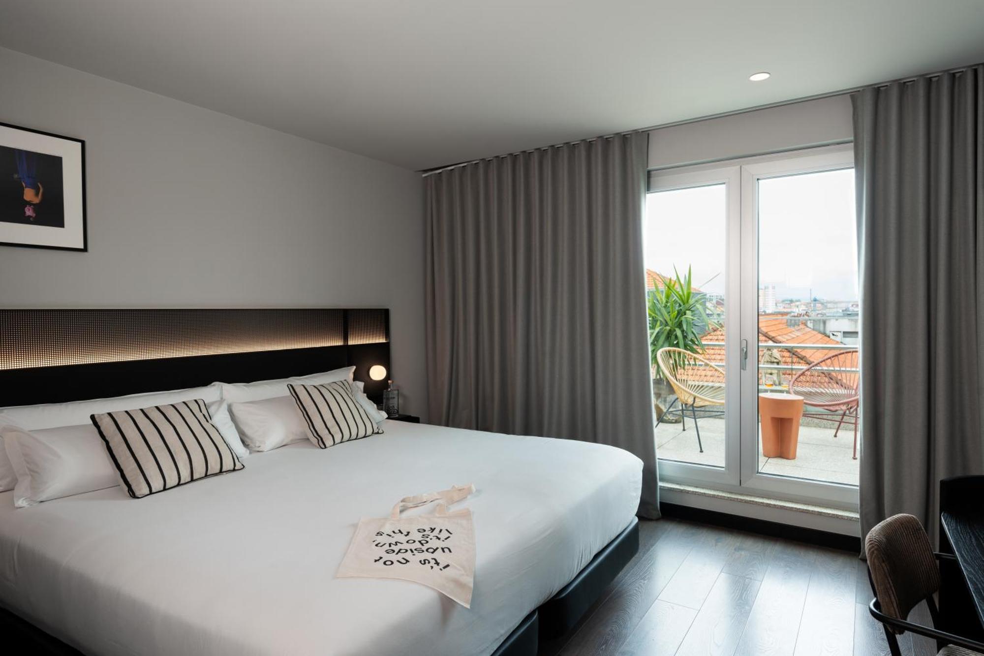 Deluxe Room City View Terrace